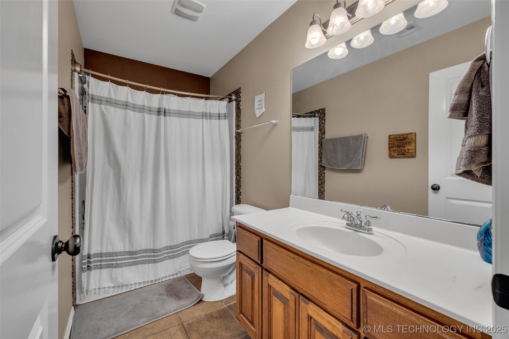 9003 N 156th East Avenue Property Photo 28