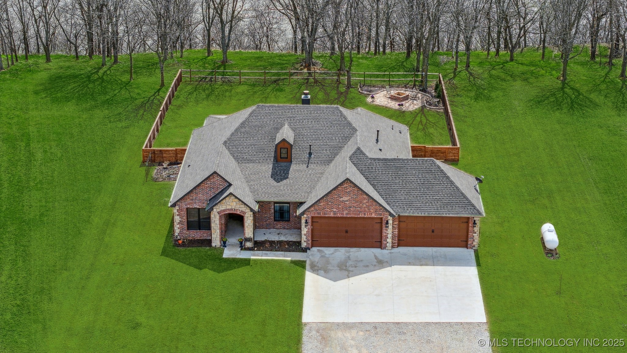 10442 E Lou Ridge Road Property Photo 4