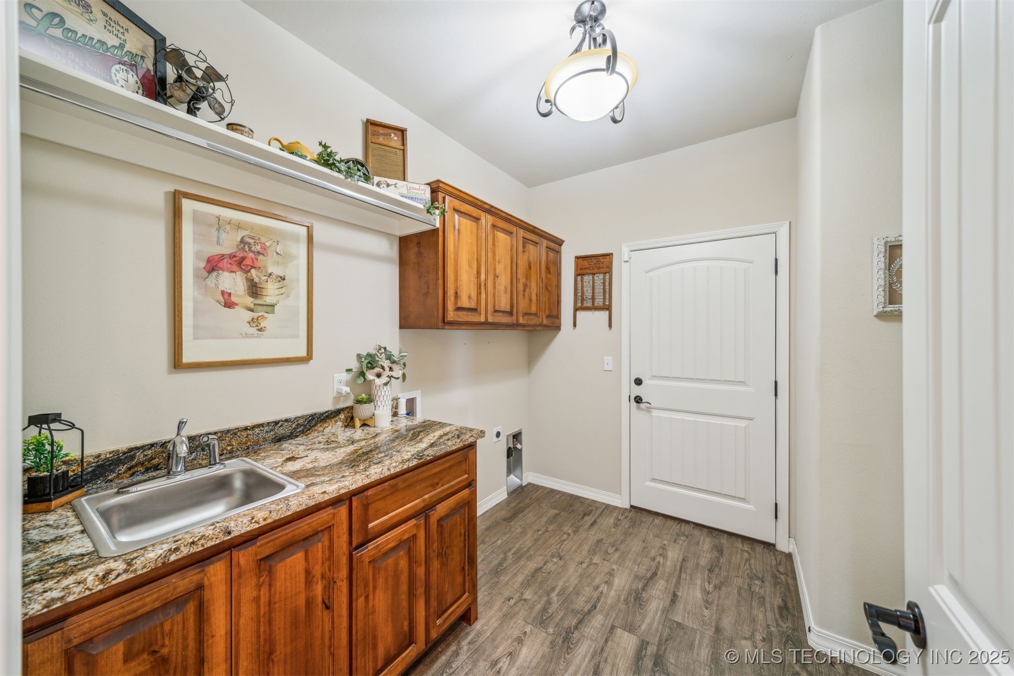 10442 E Lou Ridge Road Property Photo 24