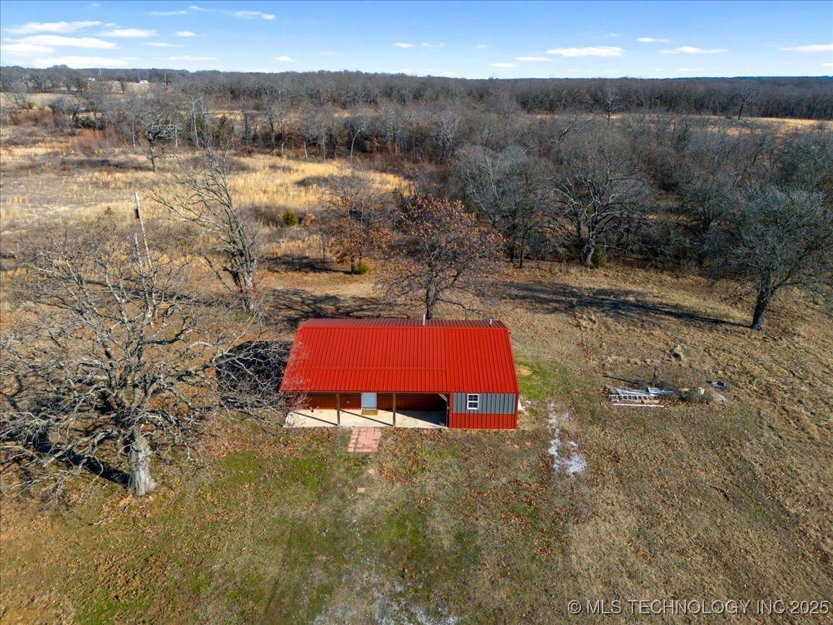 427588 E 1050 Property Photo 5