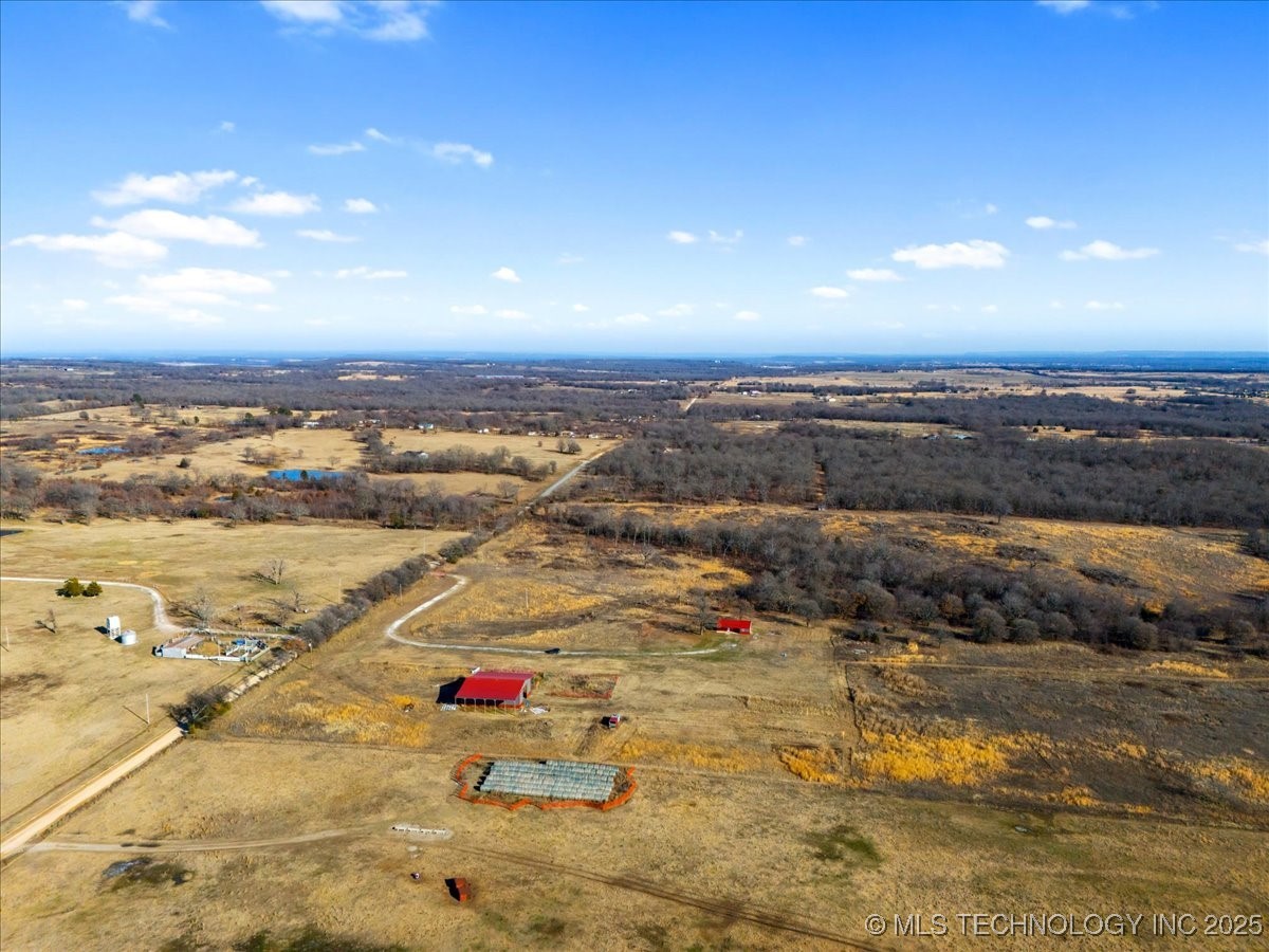 427588 E 1050 Property Photo 11