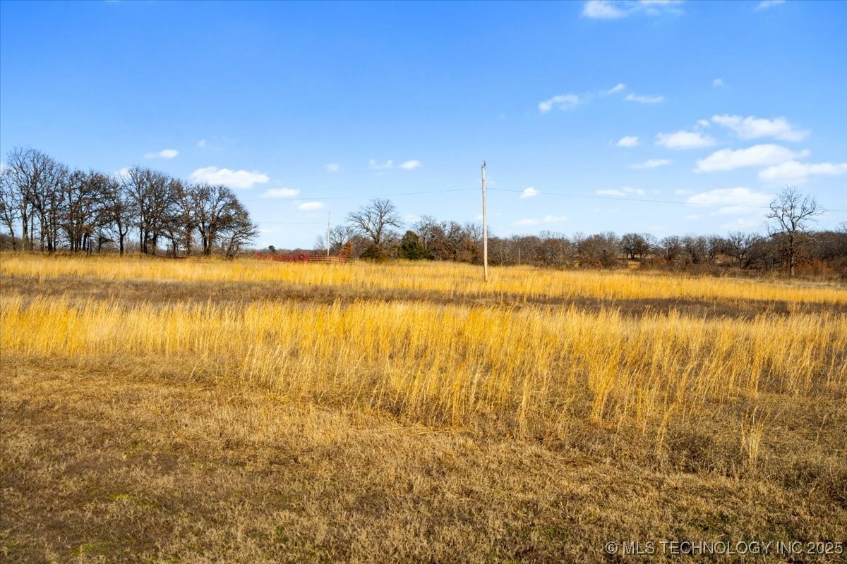 427588 E 1050 Property Photo 12