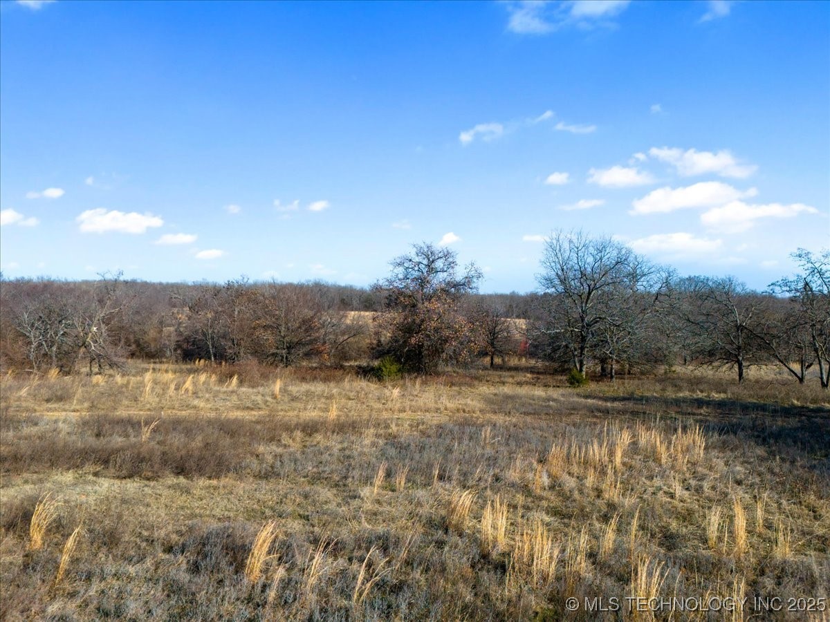 427588 E 1050 Property Photo 37