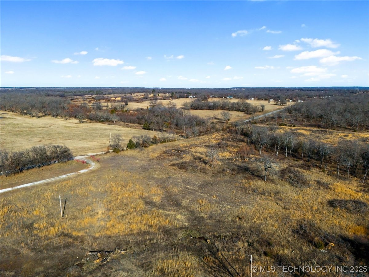 427588 E 1050 Property Photo 41
