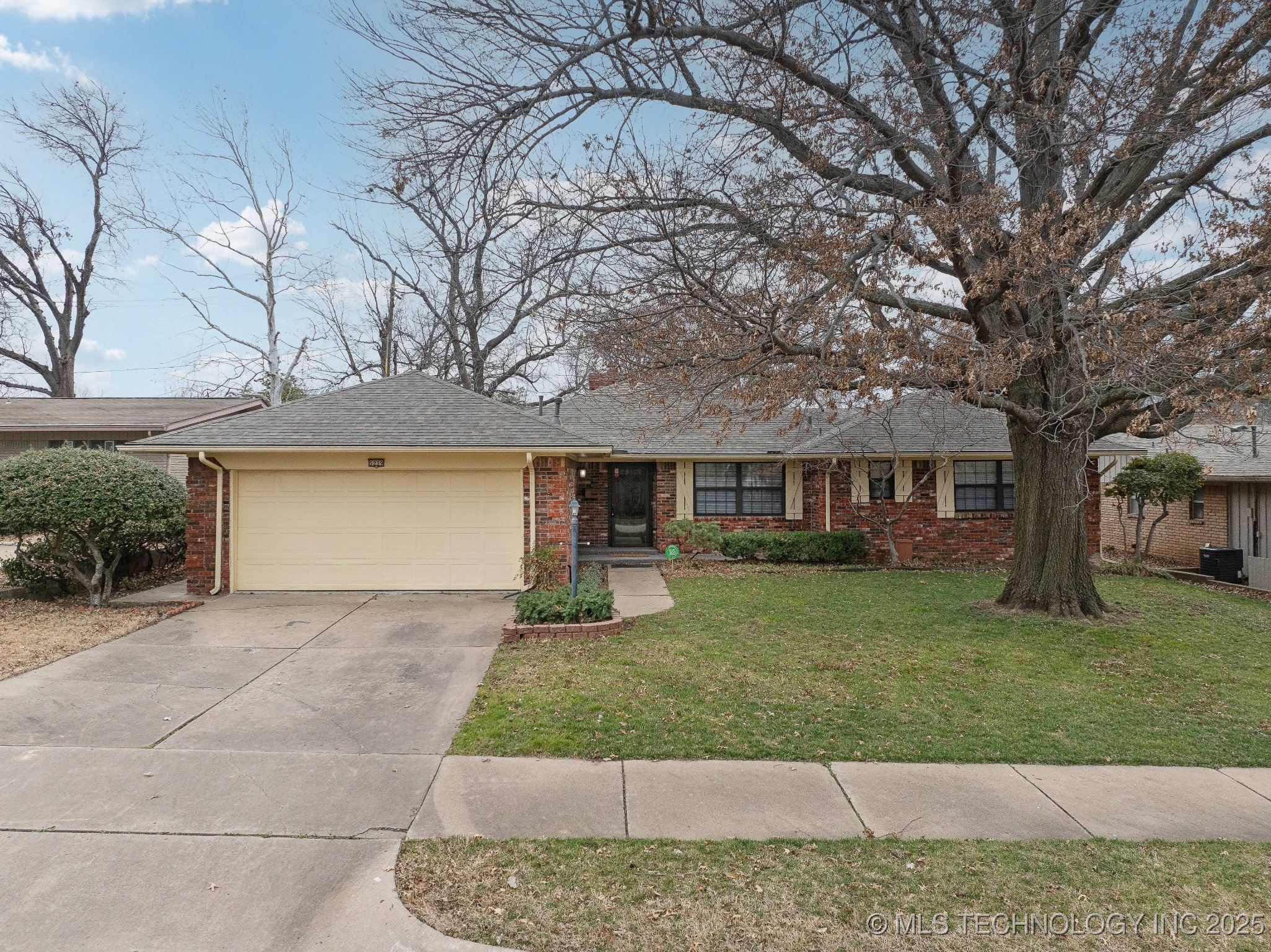 5239 S 74th East Avenue Property Photo