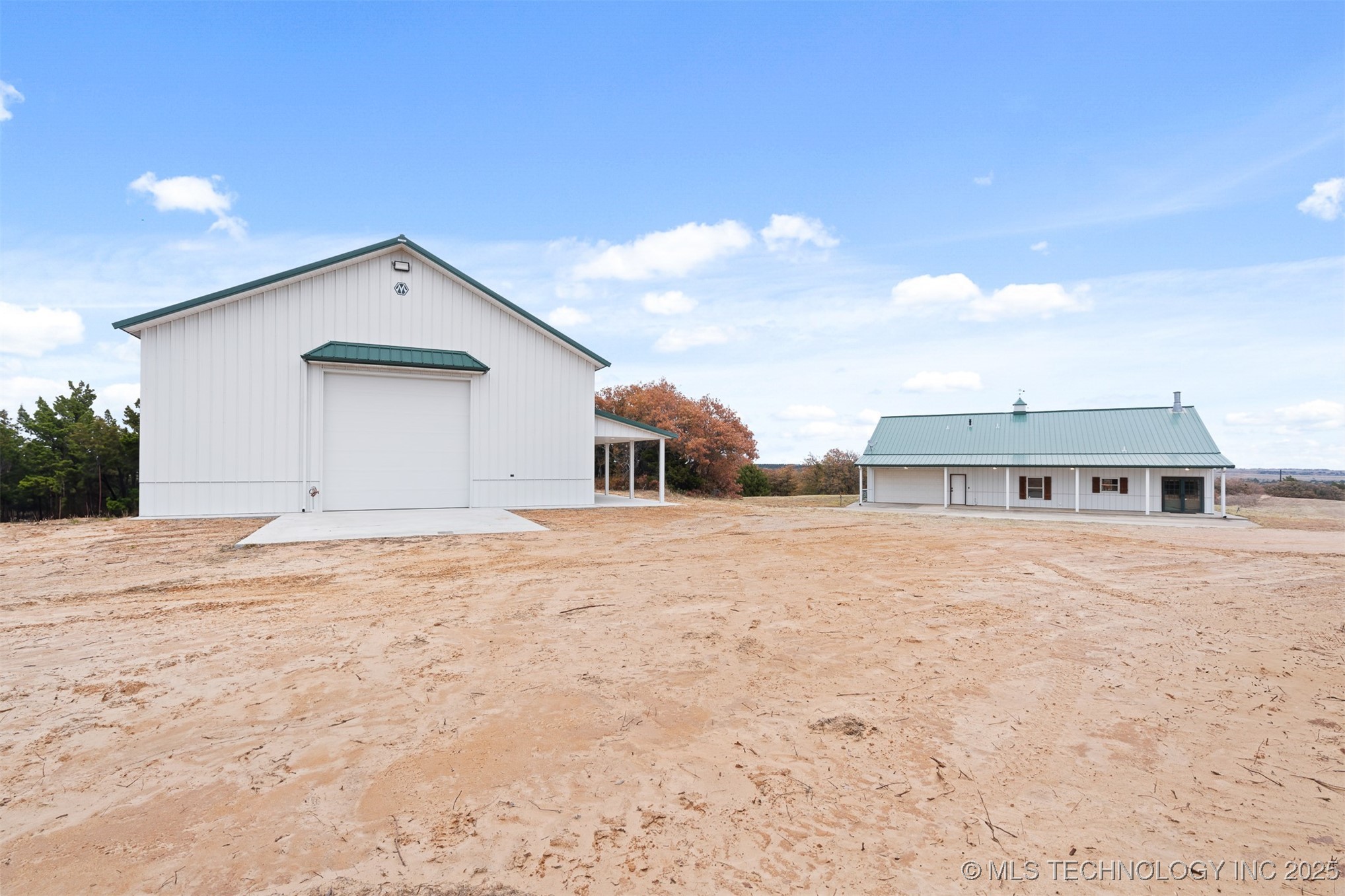 61995 Southeast County Road Property Photo 7