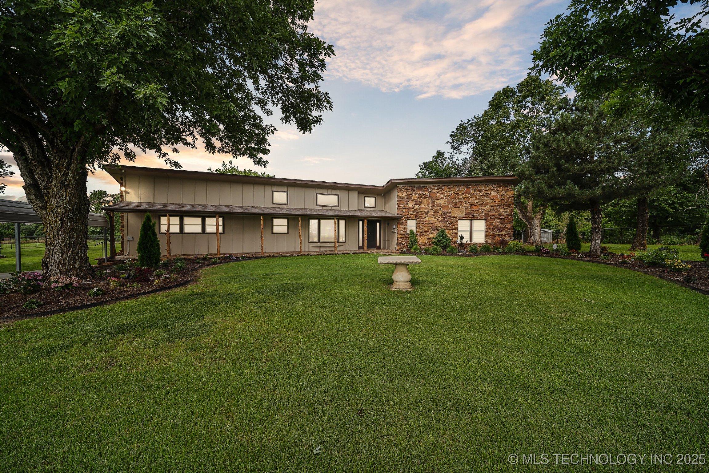 42900 W 11th Street Property Photo