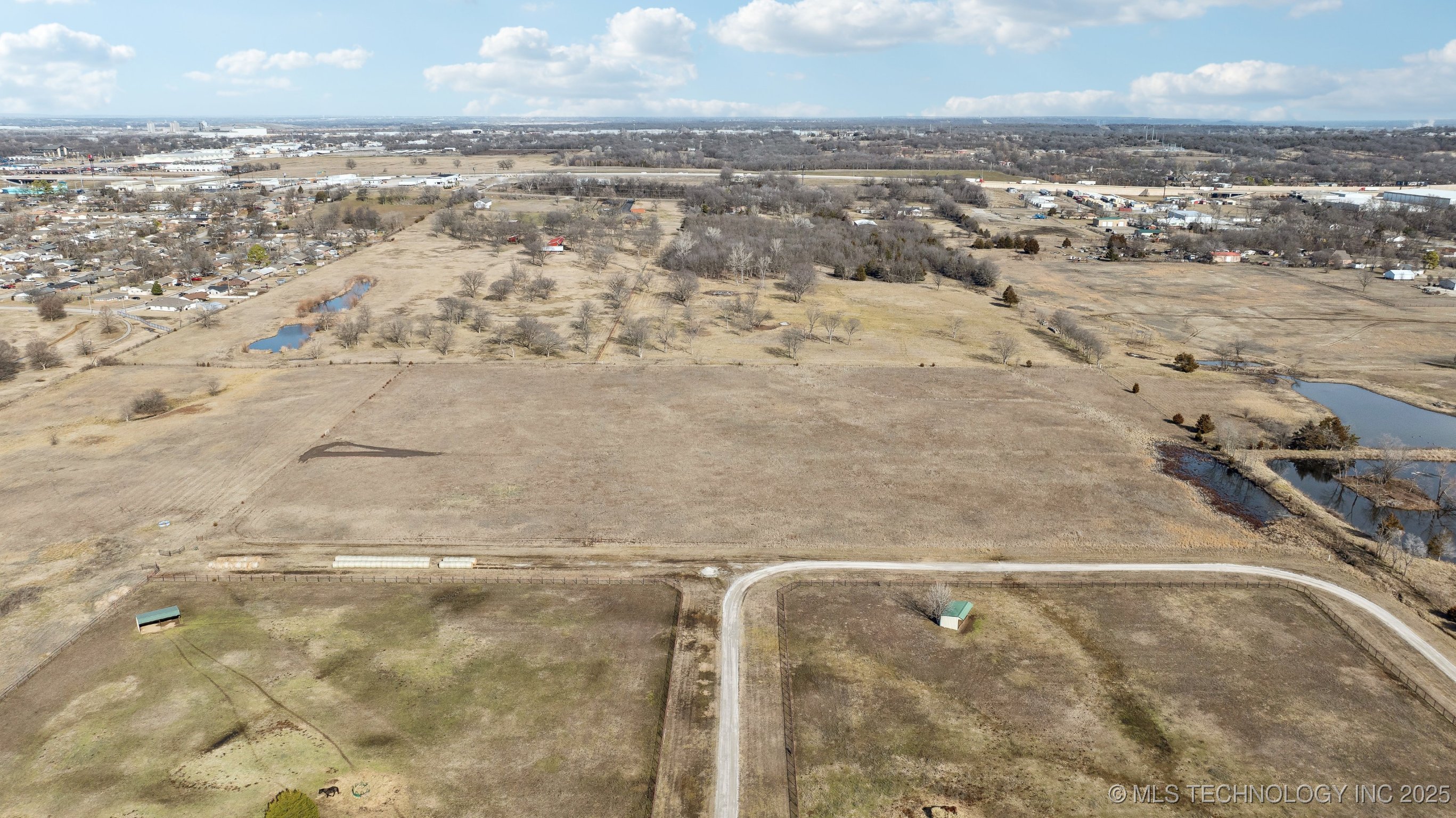 606 S Lynn Lane Road Property Photo 10