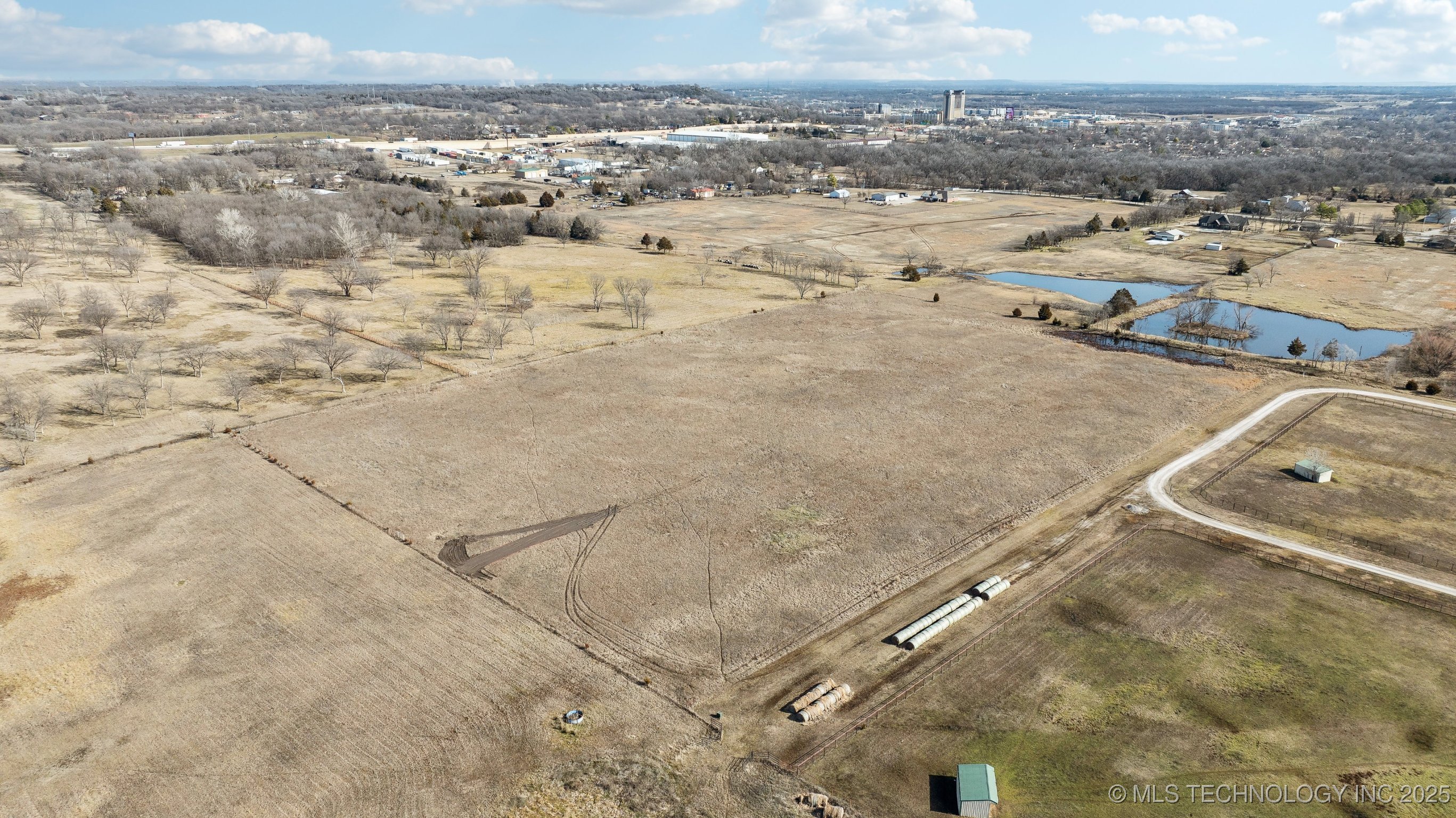 606 S Lynn Lane Road Property Photo 11