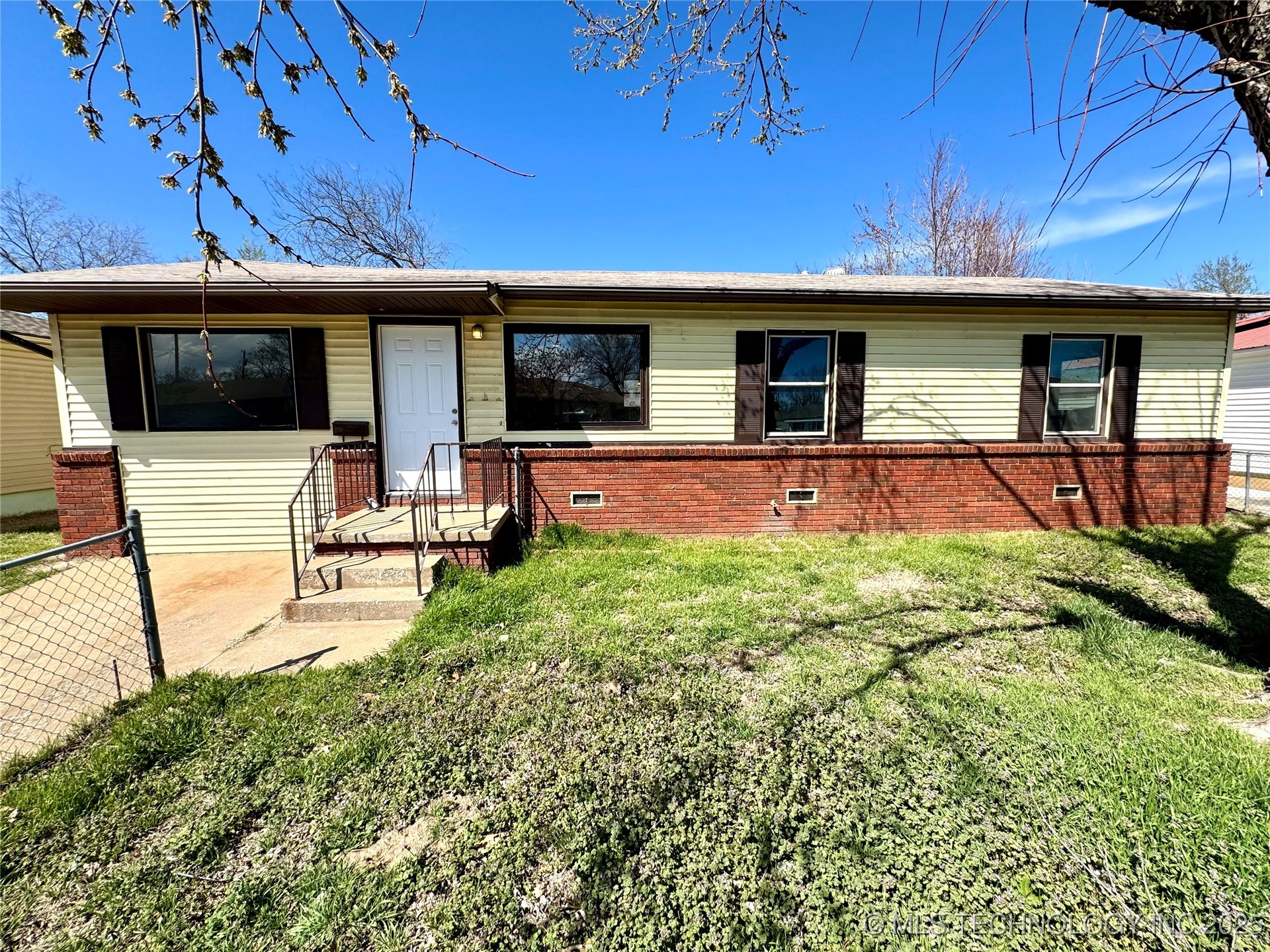 4705 W 3rd Street Property Photo