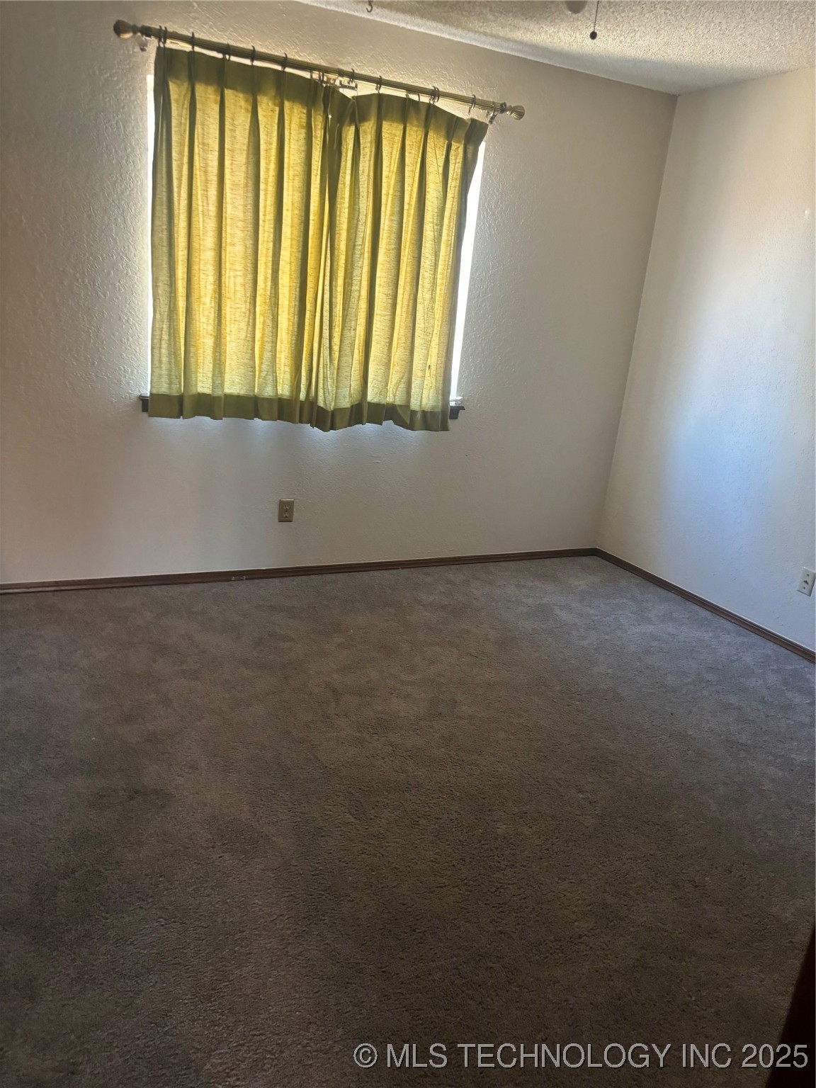 6004 S Newport Avenue B7 Property Photo 8