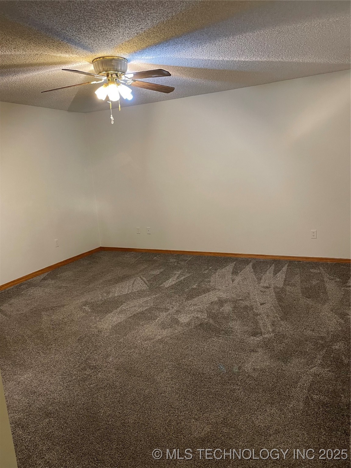 3031 N 430 Property Photo 11