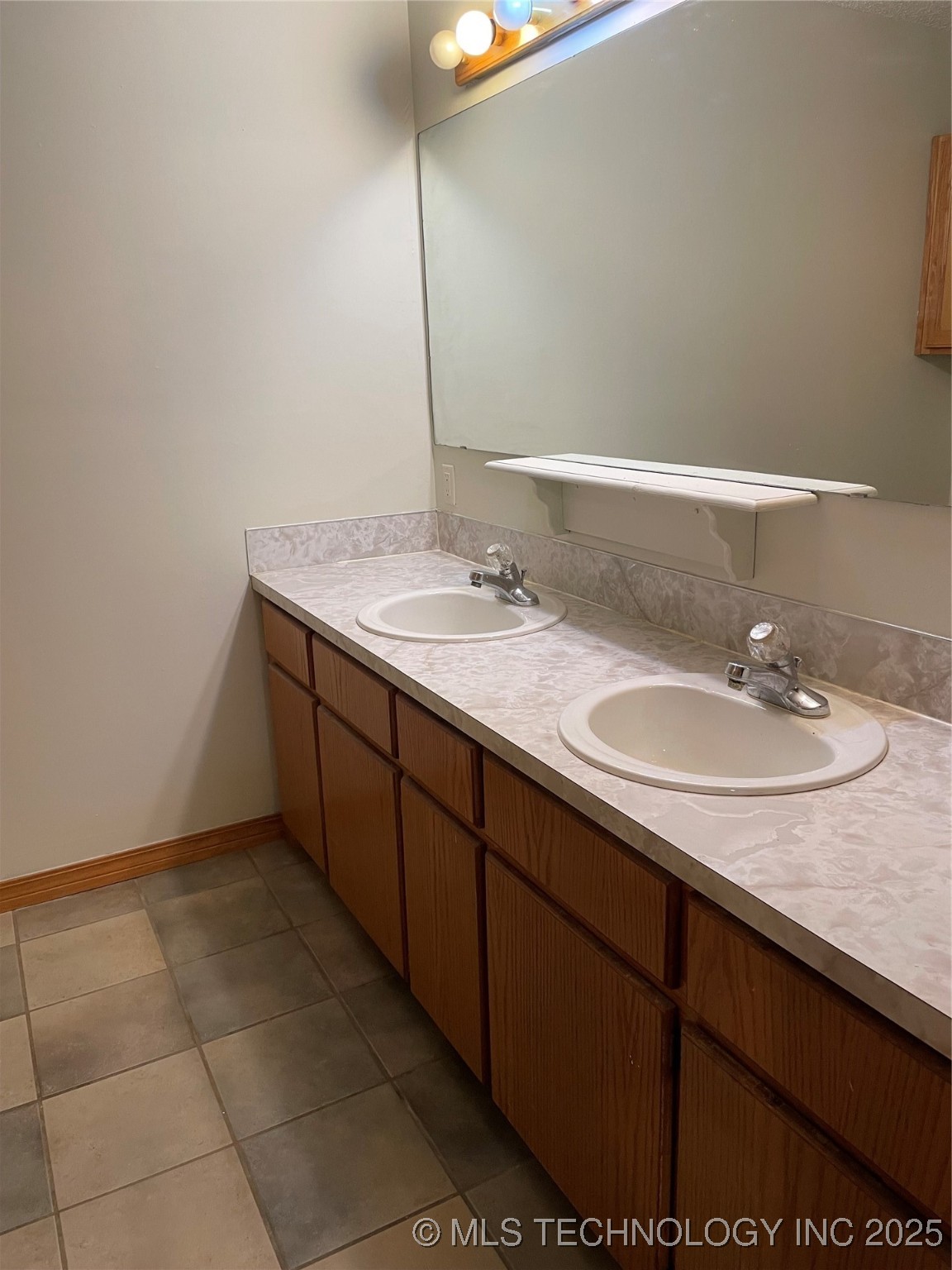 3031 N 430 Property Photo 15