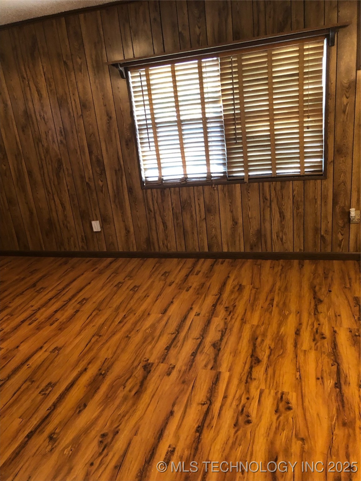 3031 N 430 Property Photo 20