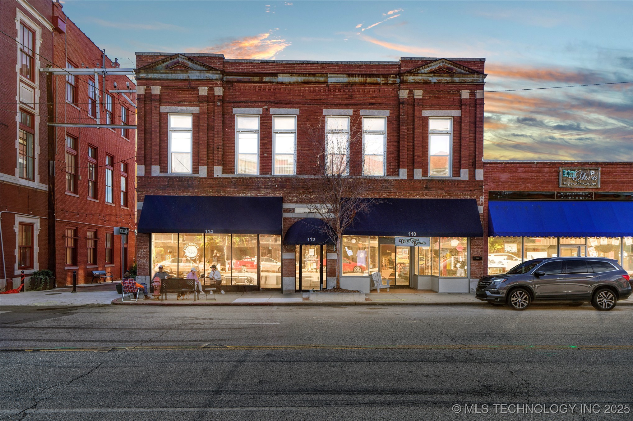112 E Dewey Avenue Property Photo