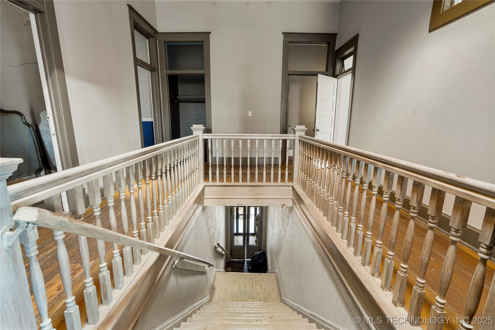 112 E Dewey Avenue Property Photo 32