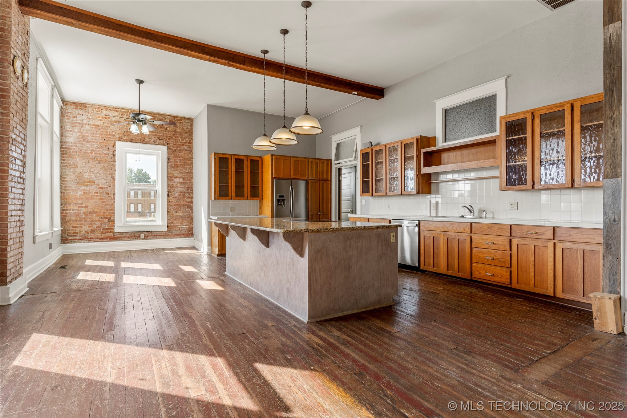 112 E Dewey Avenue Property Photo 33