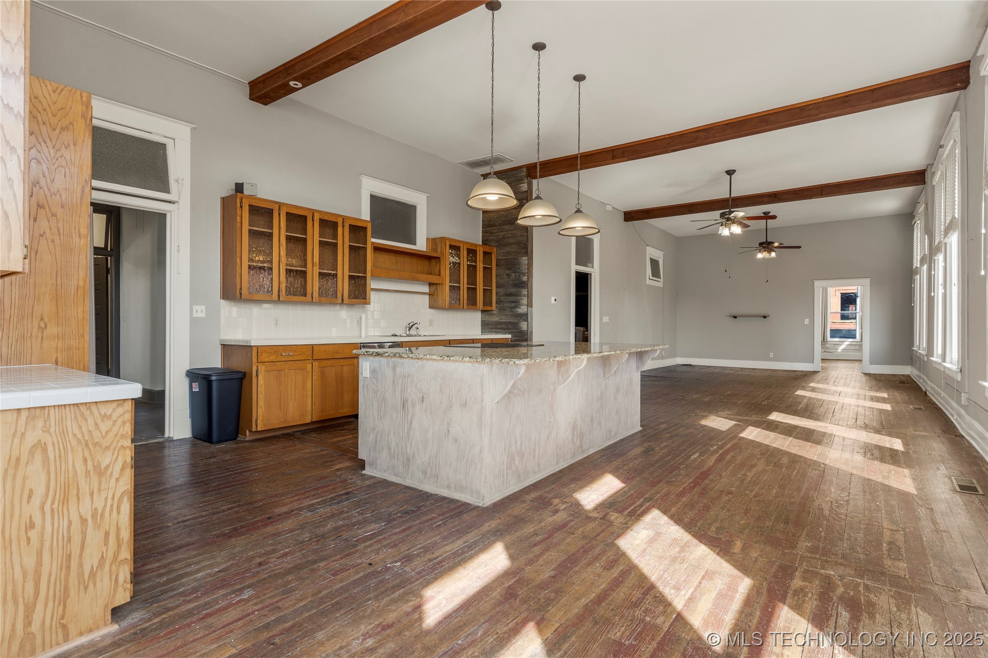112 E Dewey Avenue Property Photo 35