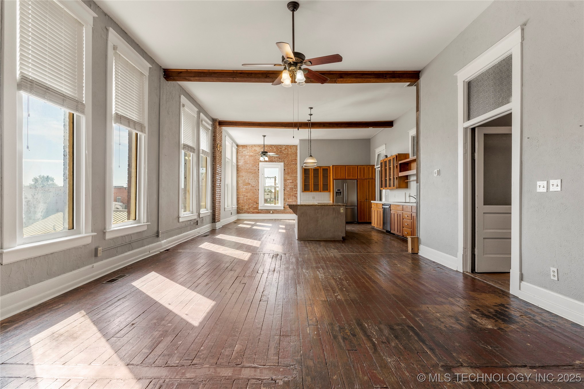 112 E Dewey Avenue Property Photo 39