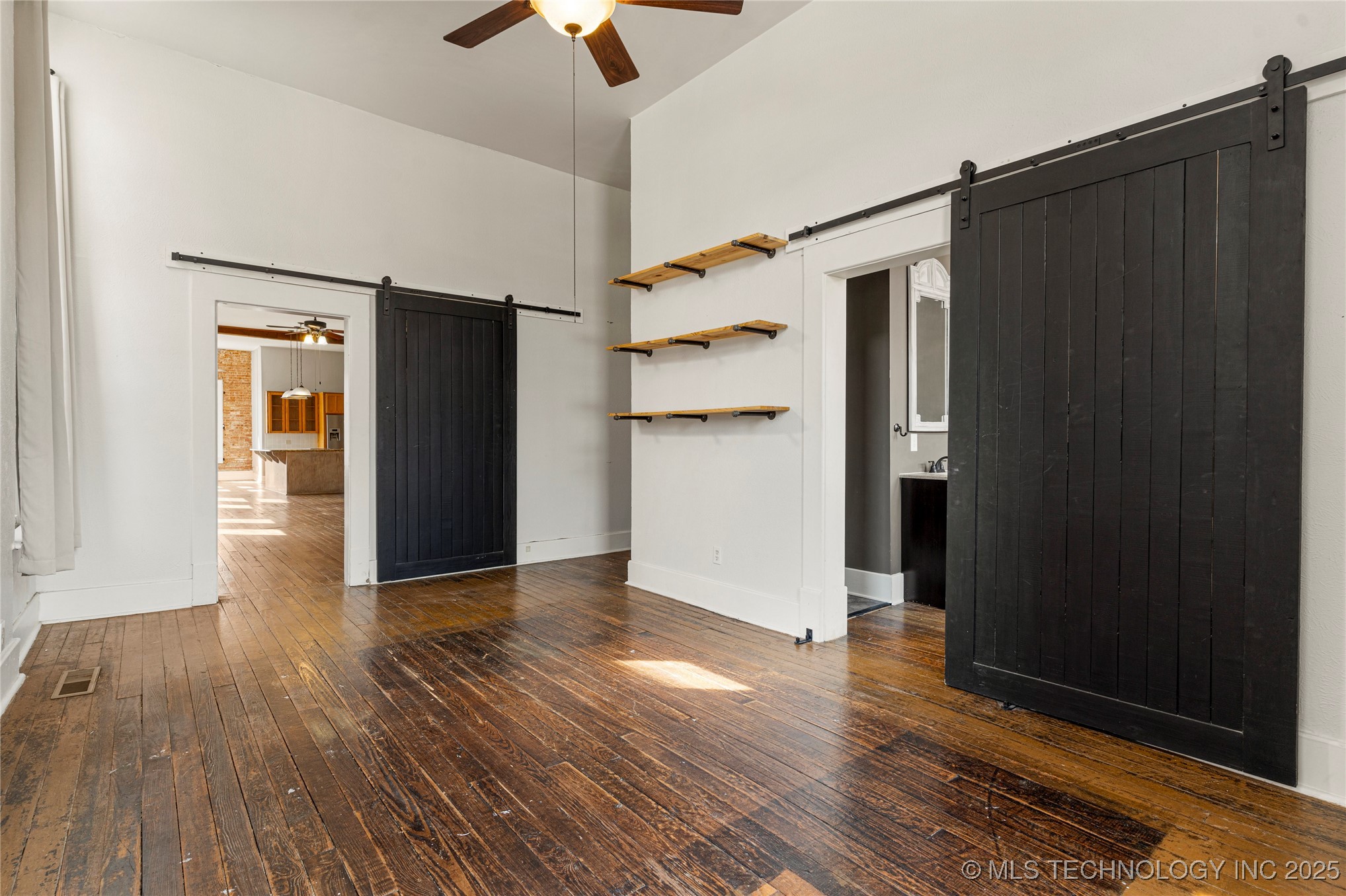 112 E Dewey Avenue Property Photo 41