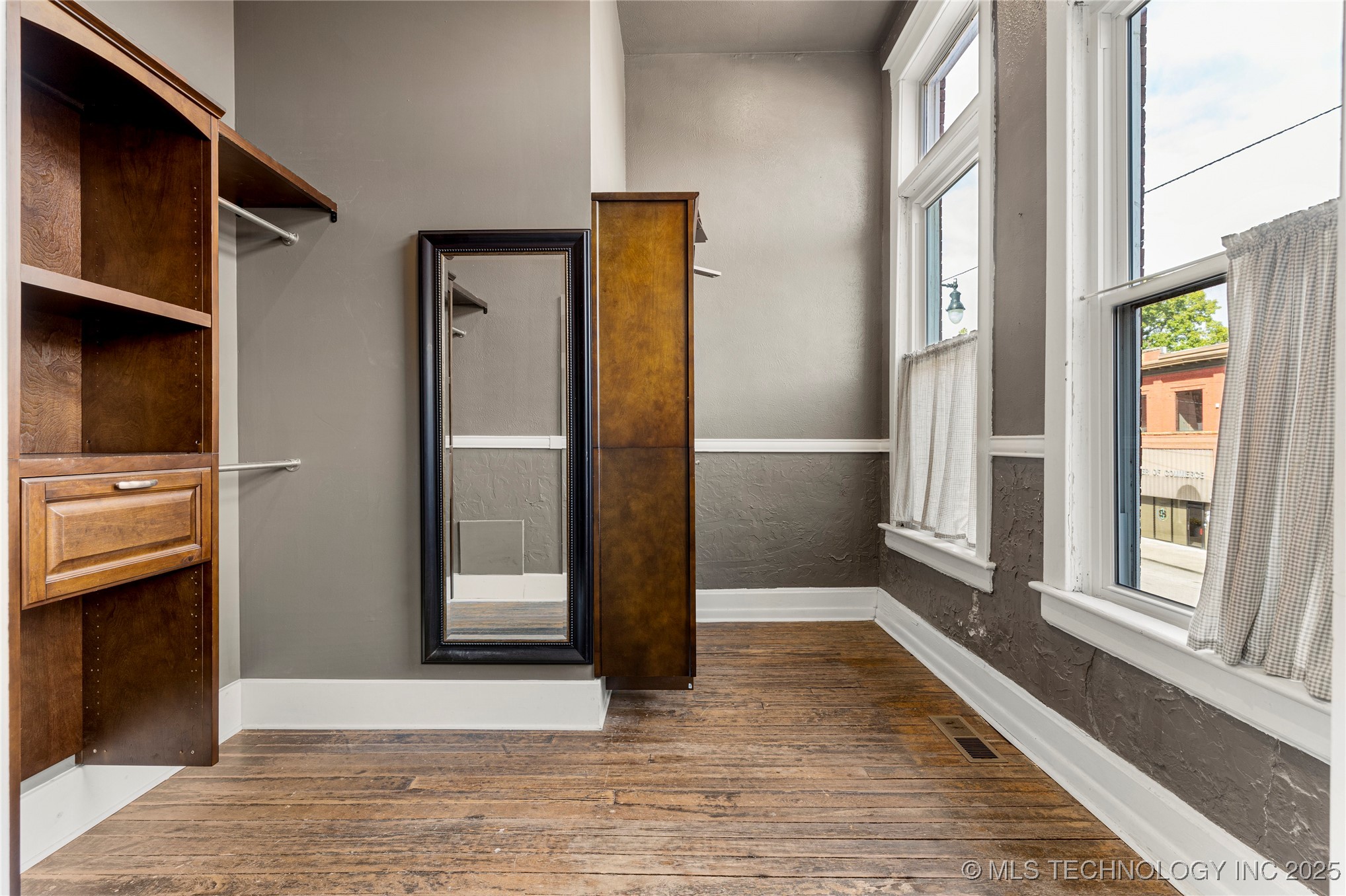 112 E Dewey Avenue Property Photo 46