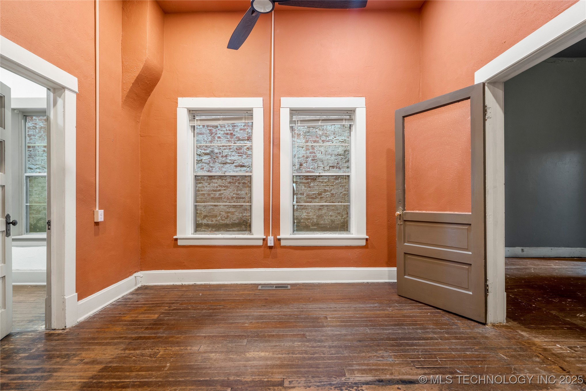 112 E Dewey Avenue Property Photo 50