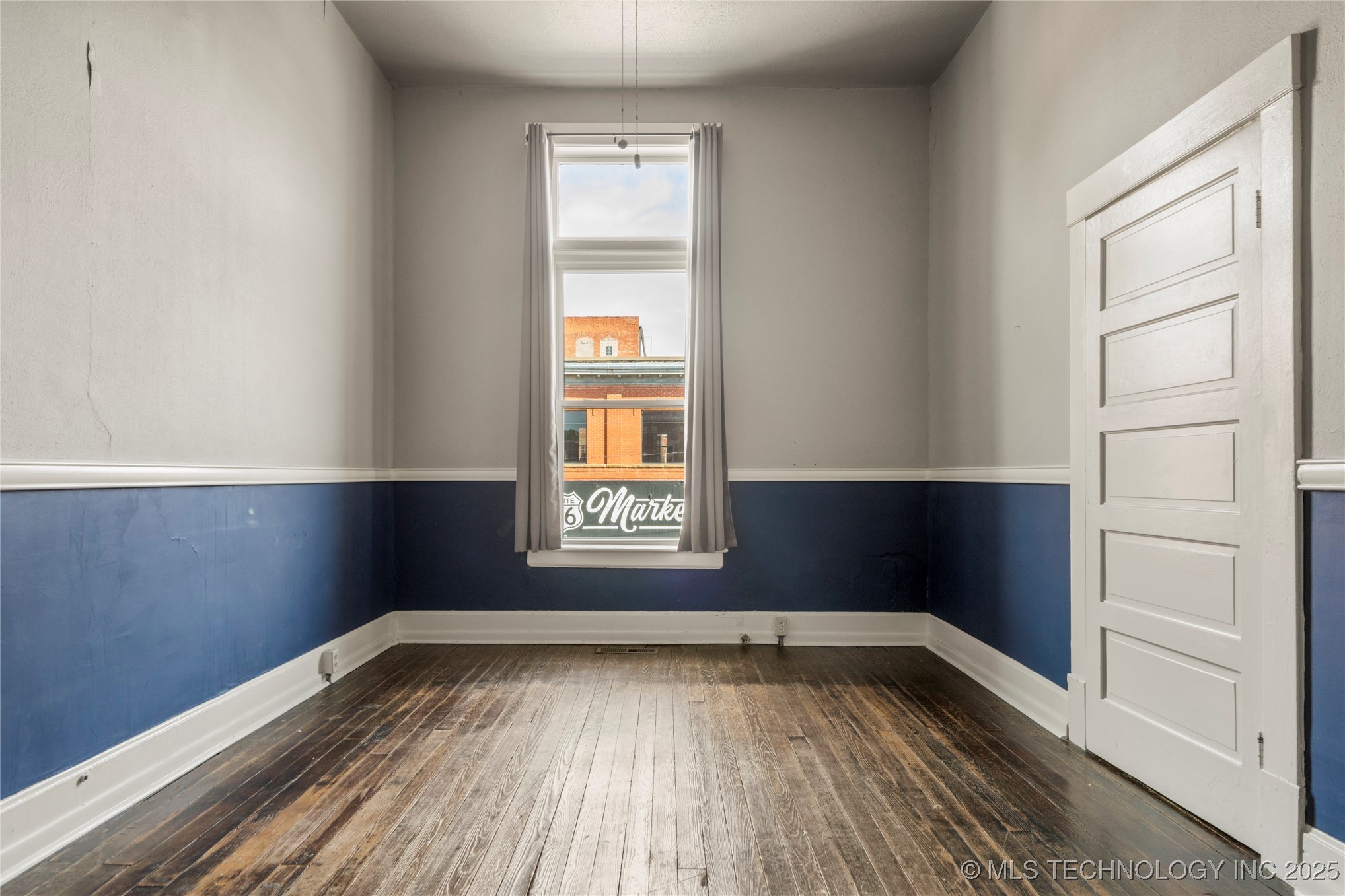 112 E Dewey Avenue Property Photo 54