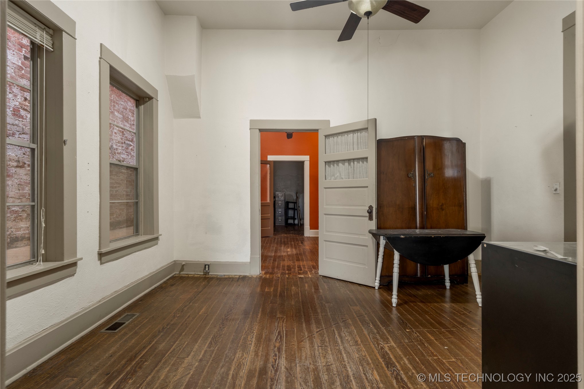 112 E Dewey Avenue Property Photo 58
