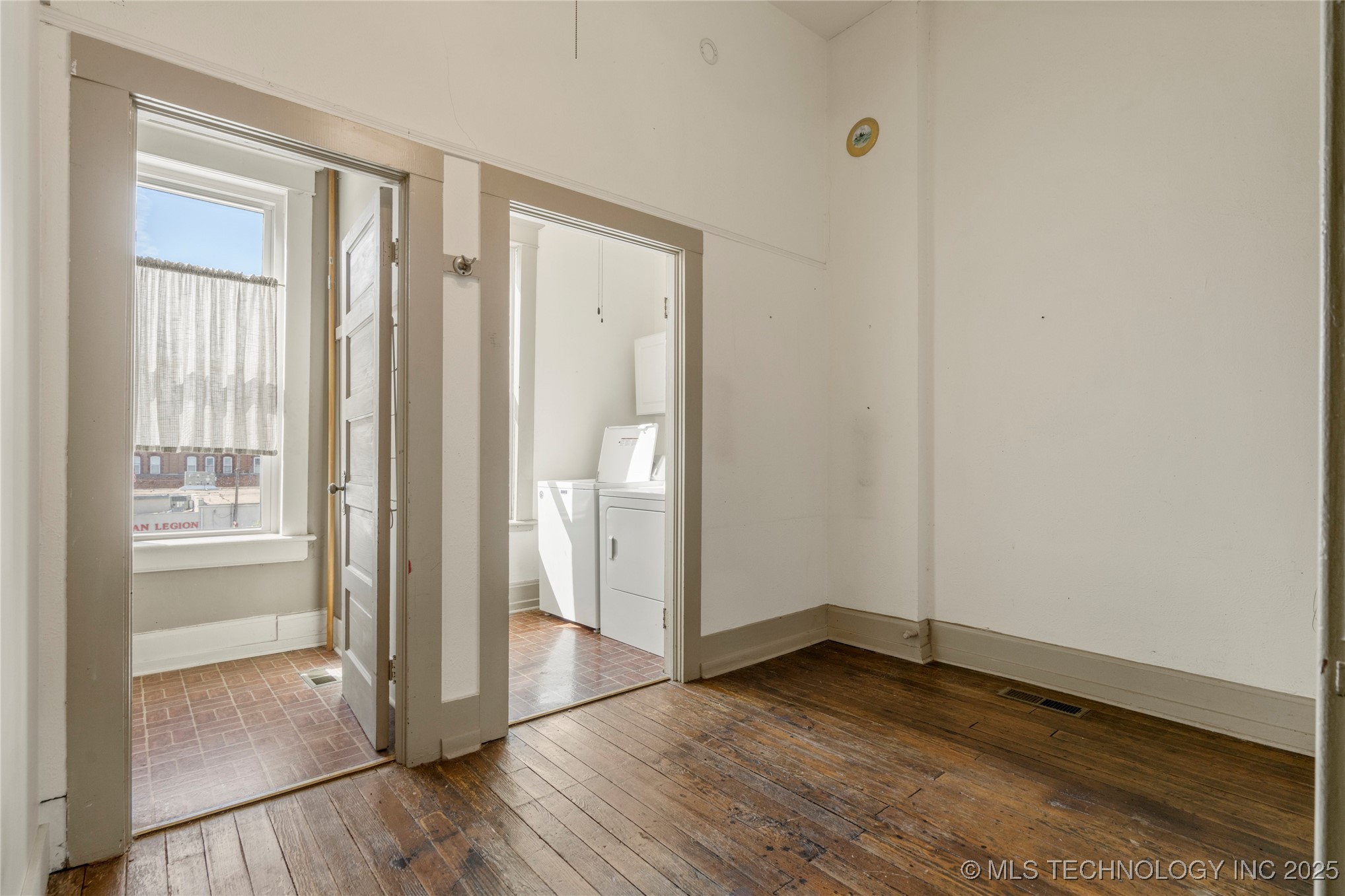 112 E Dewey Avenue Property Photo 59