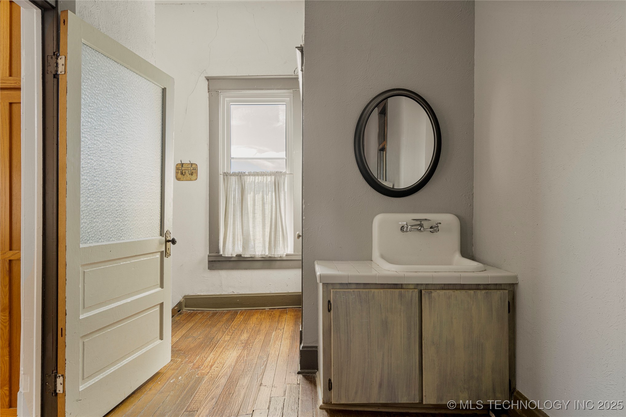 112 E Dewey Avenue Property Photo 62