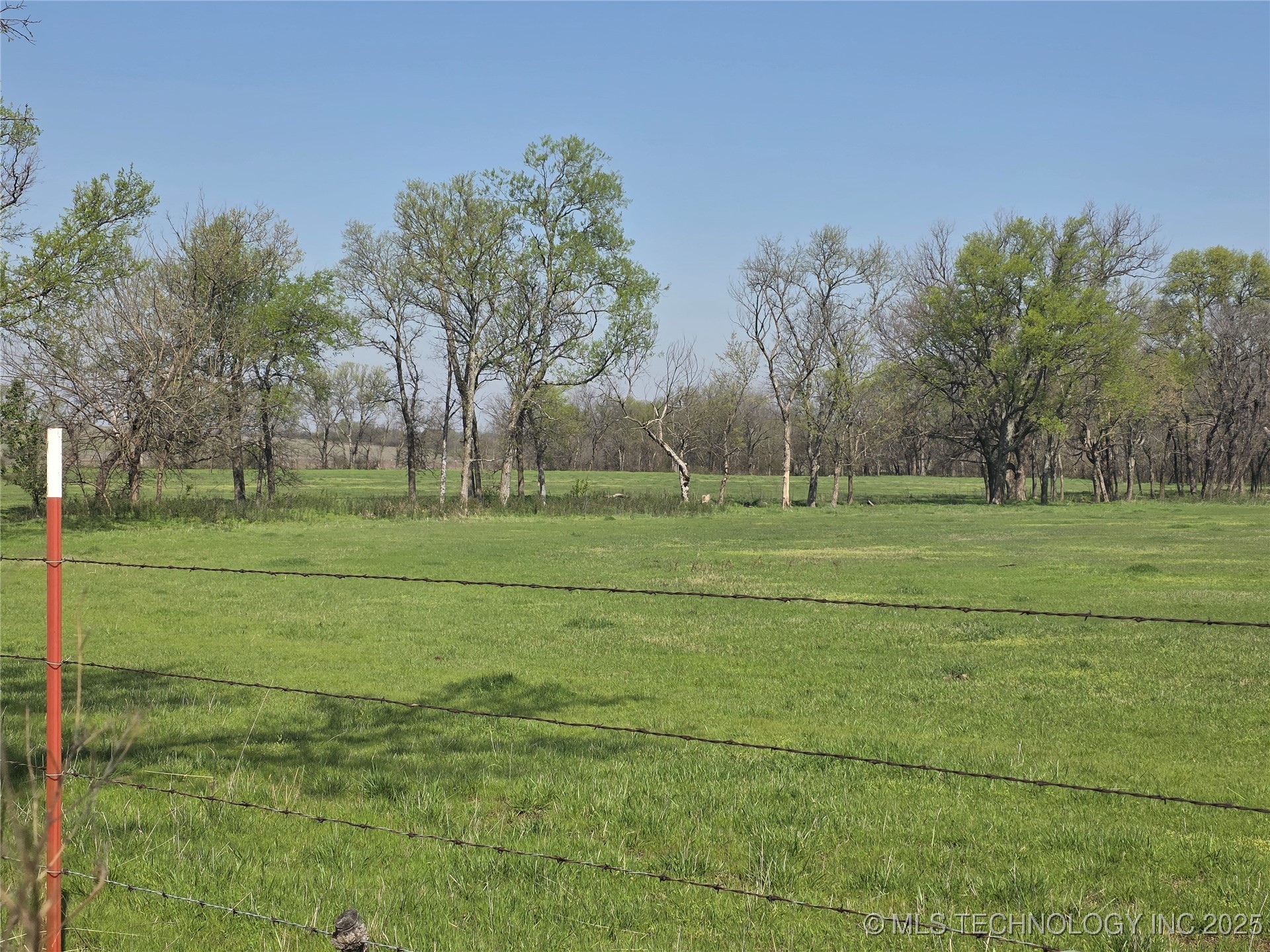 426494 E 250 Road Property Photo 8