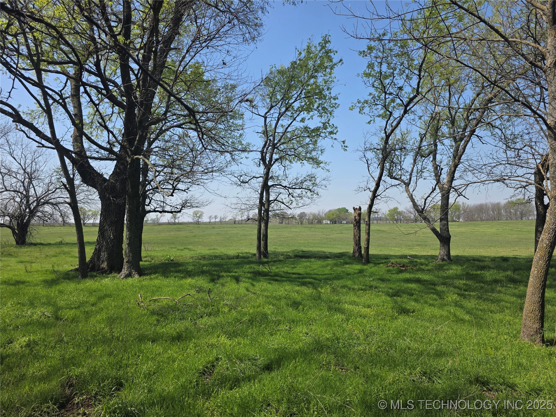 426494 E 250 Road Property Photo 21