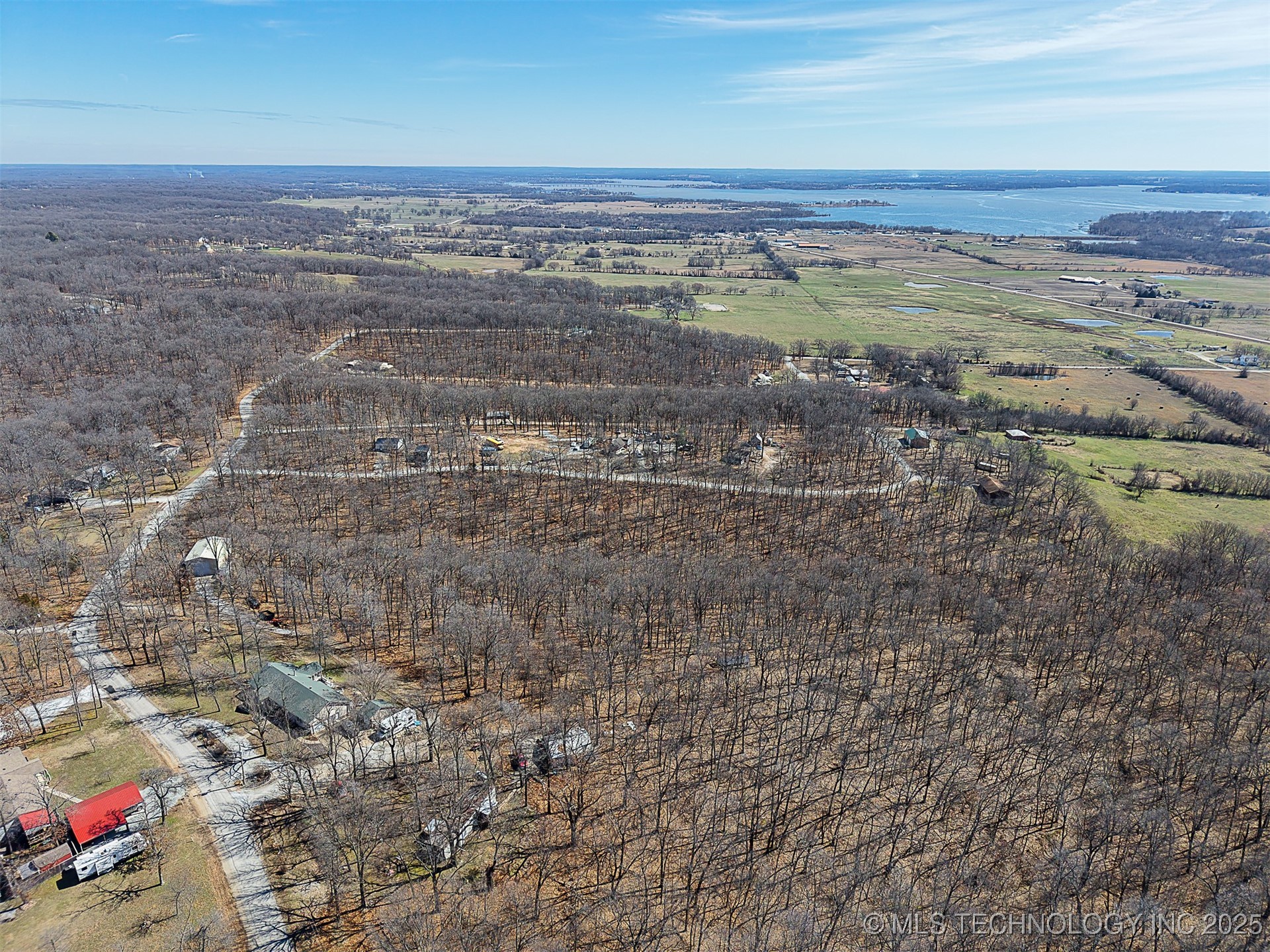 Redbud Loop Property Photo 5