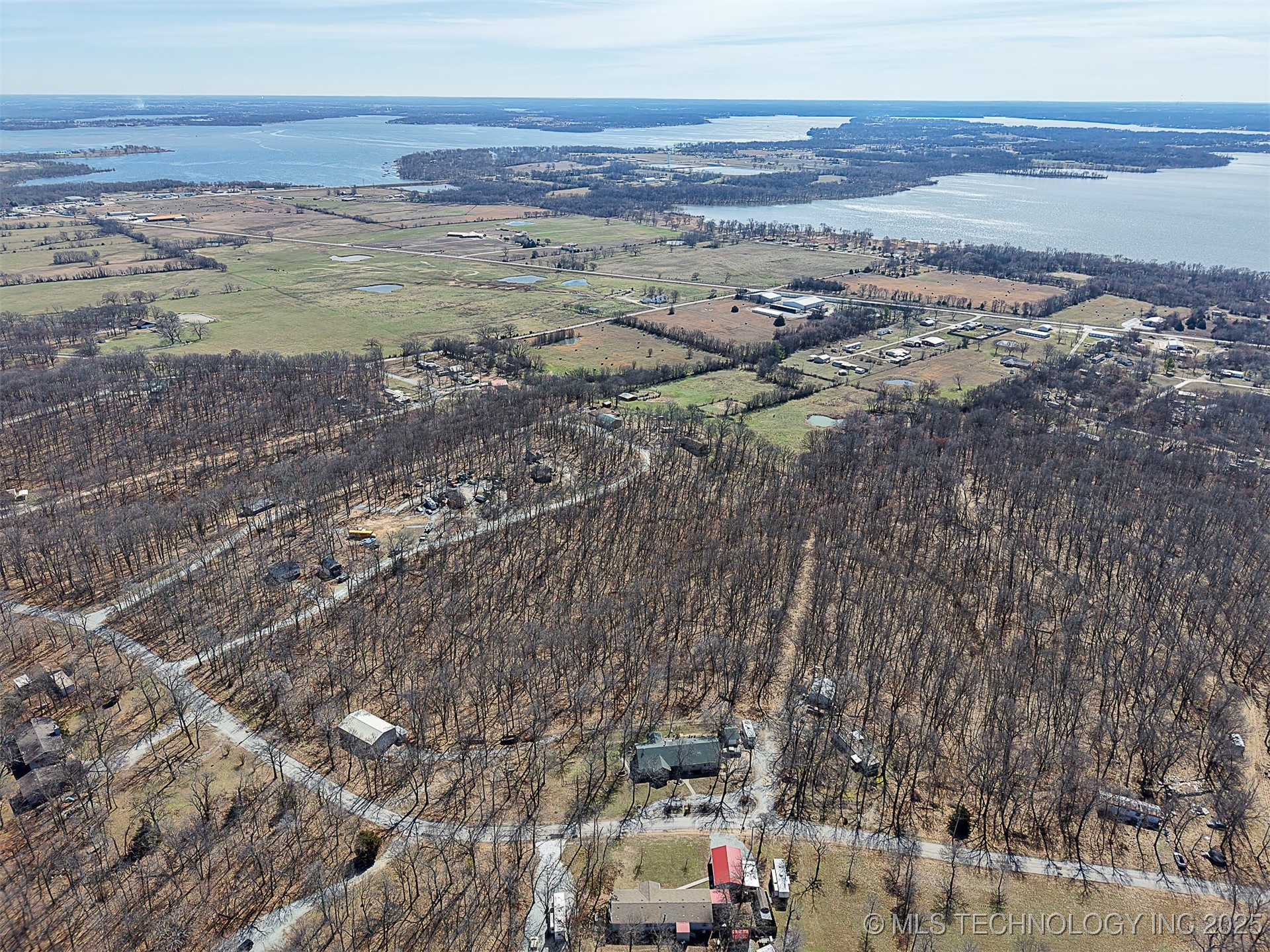 Redbud Loop Property Photo 6