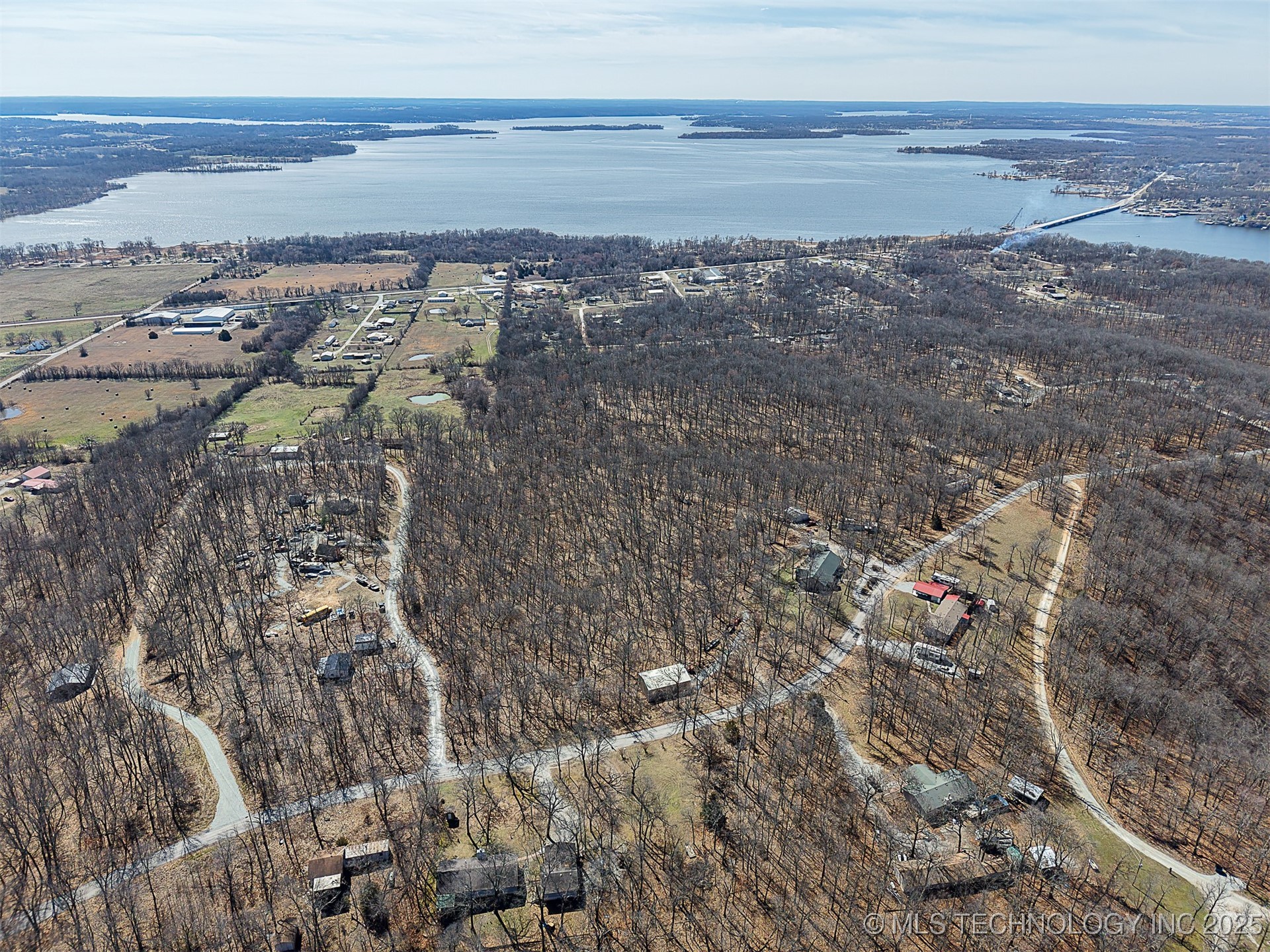 Redbud Loop Property Photo 7