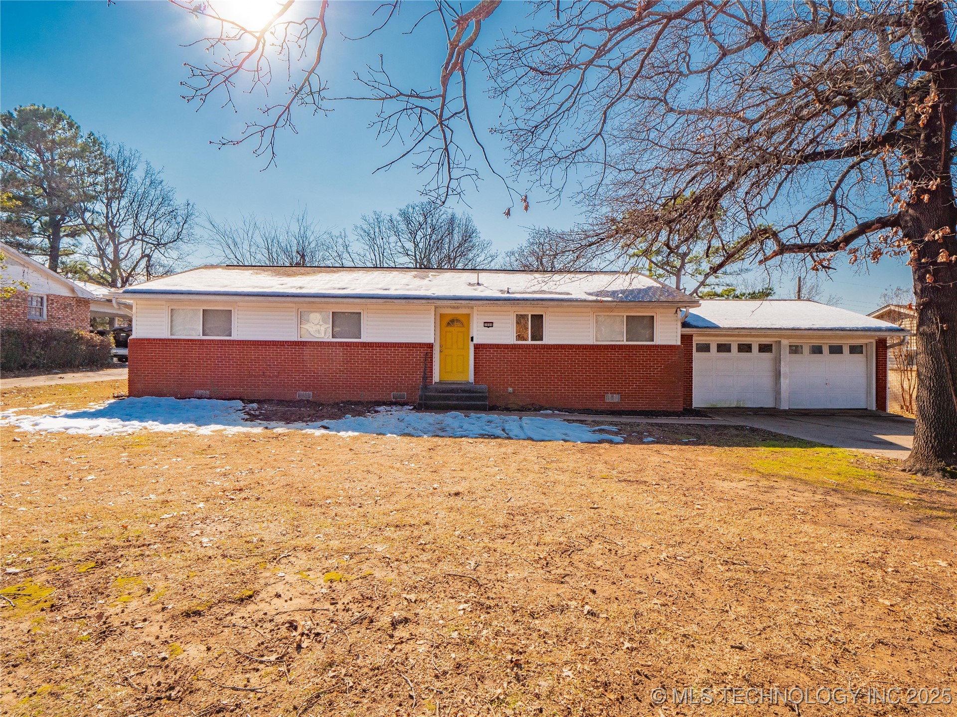1600 E Seminole Avenue Property Photo 4