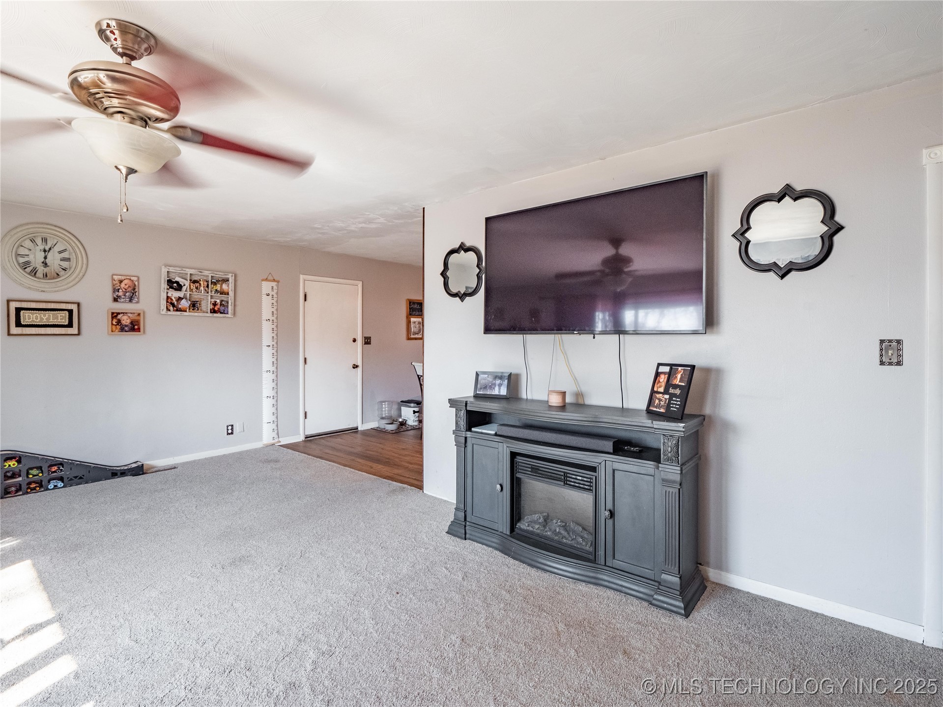 1600 E Seminole Avenue Property Photo 8