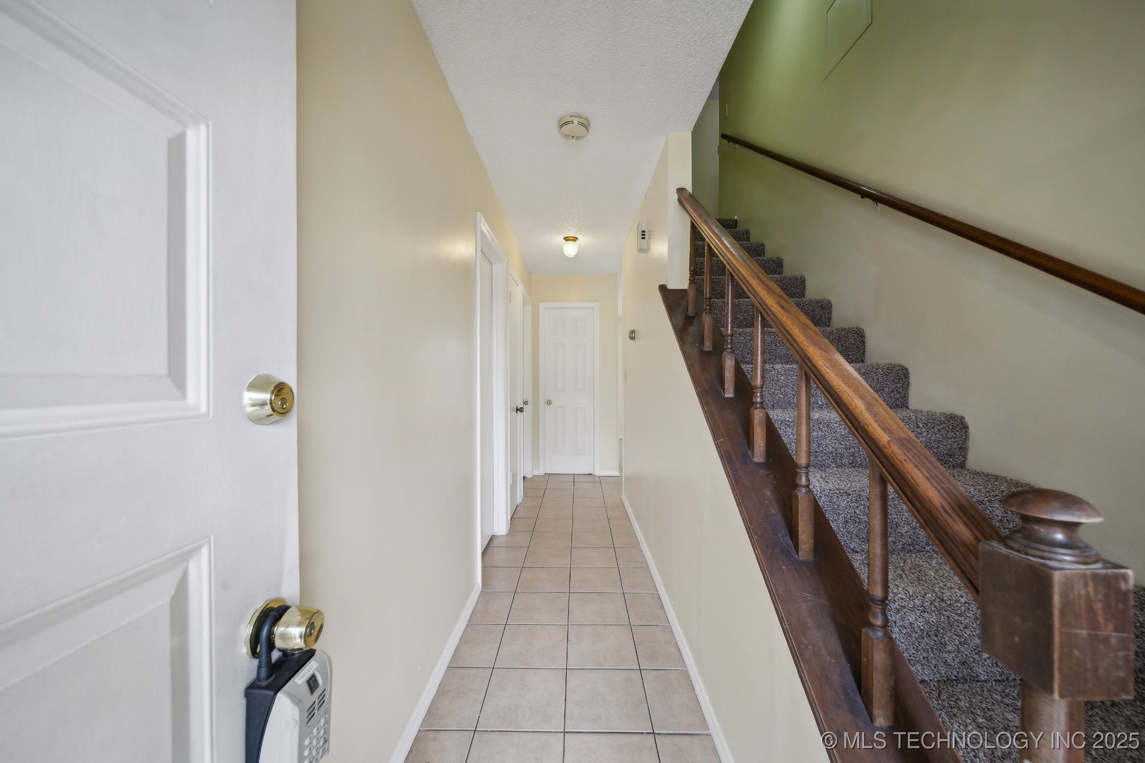 12008 E 28th Street Property Photo 4