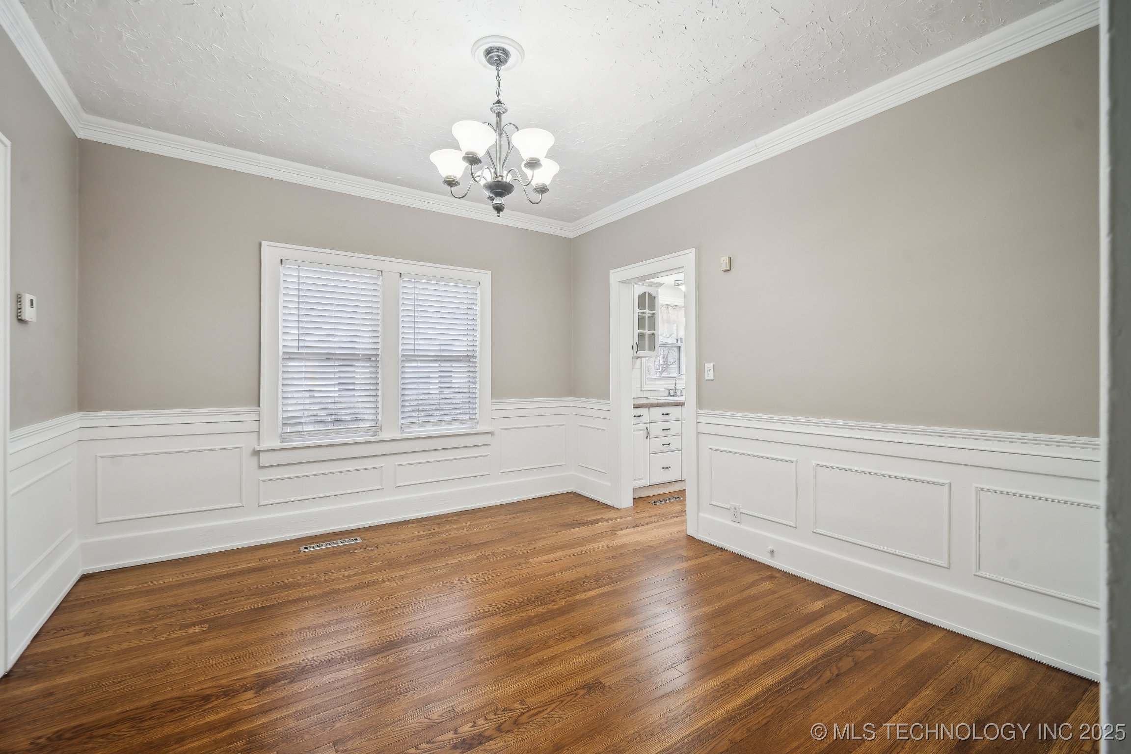 1732 E 14th Place Property Photo 13