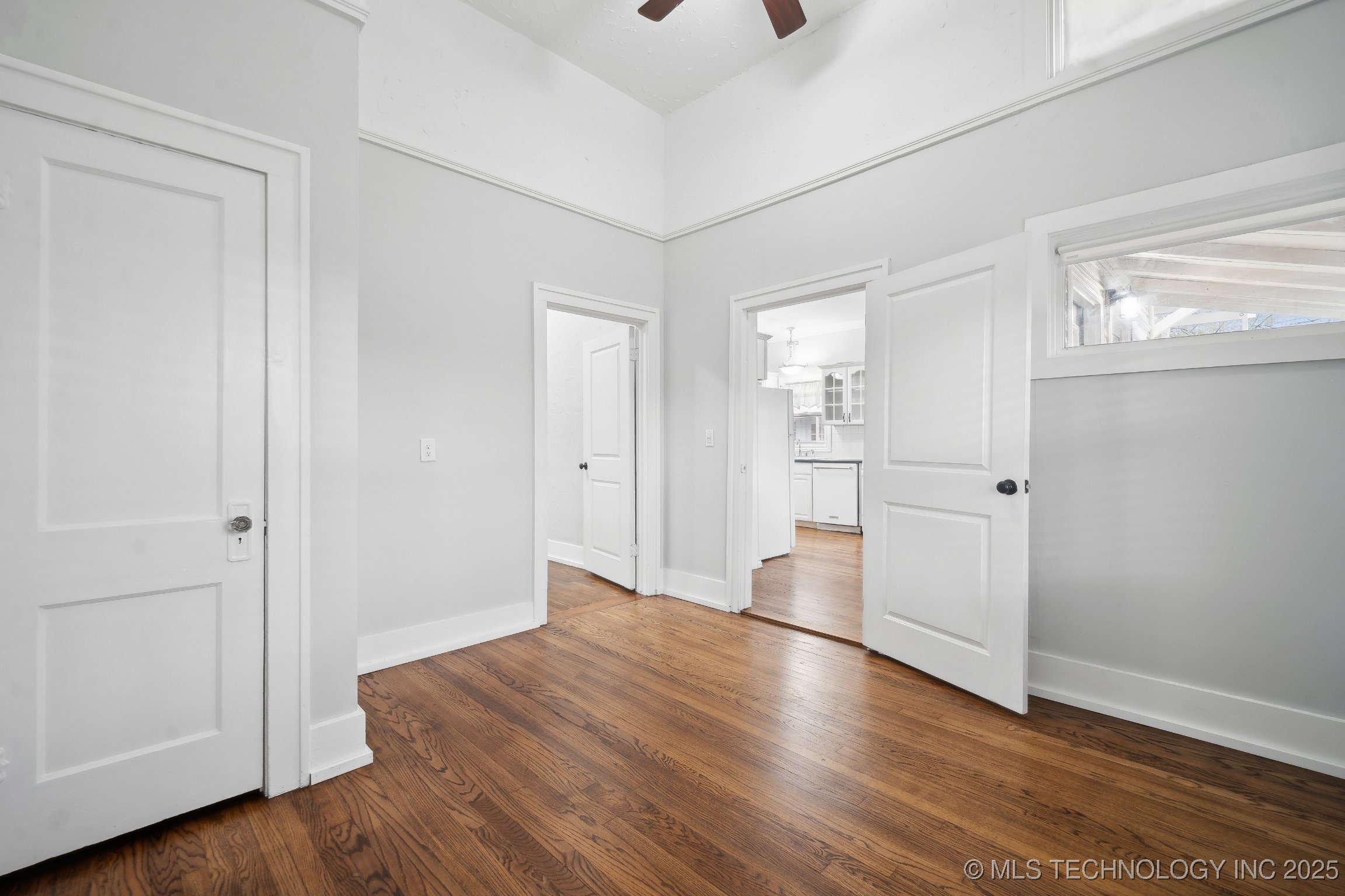 1732 E 14th Place Property Photo 17