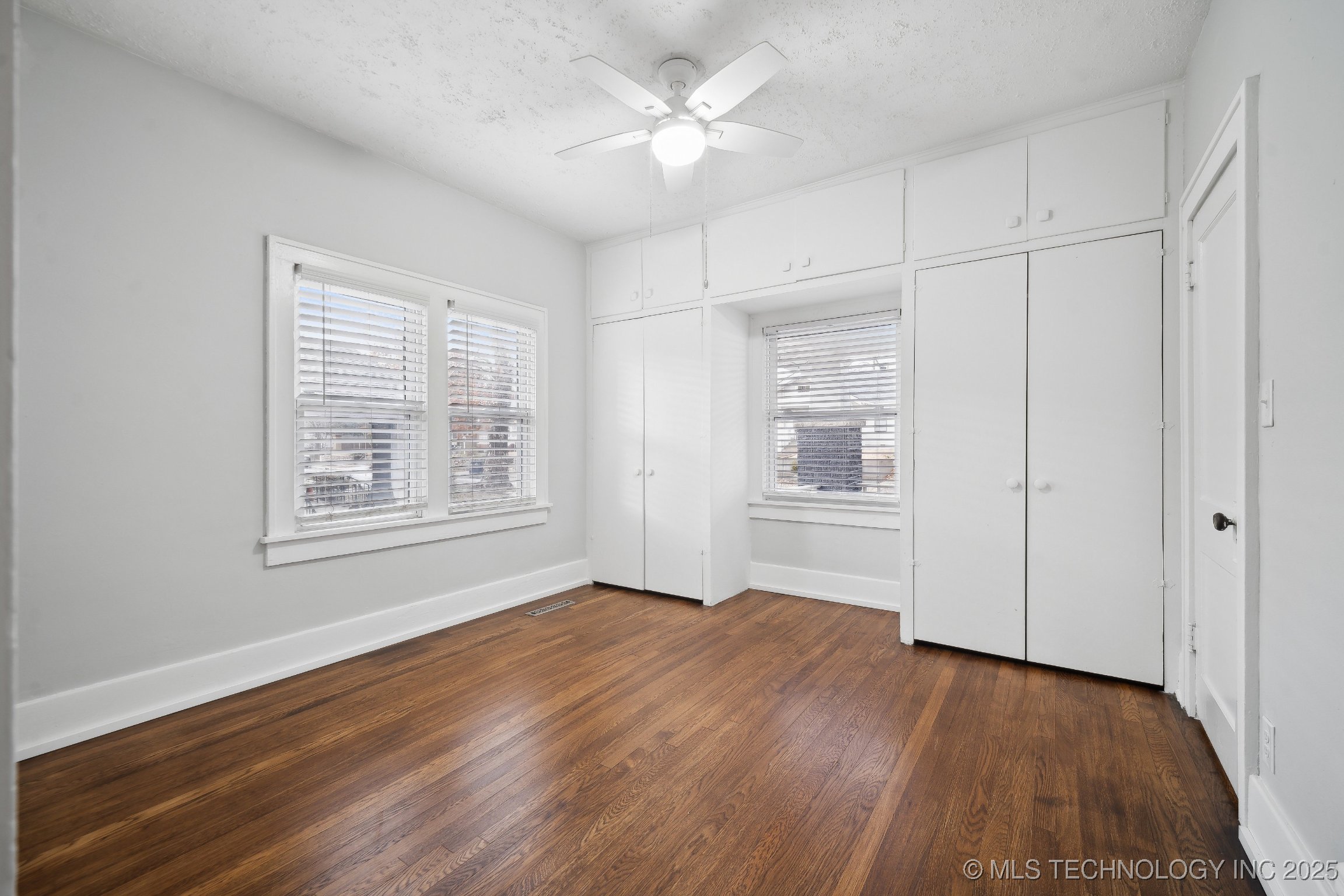 1732 E 14th Place Property Photo 20