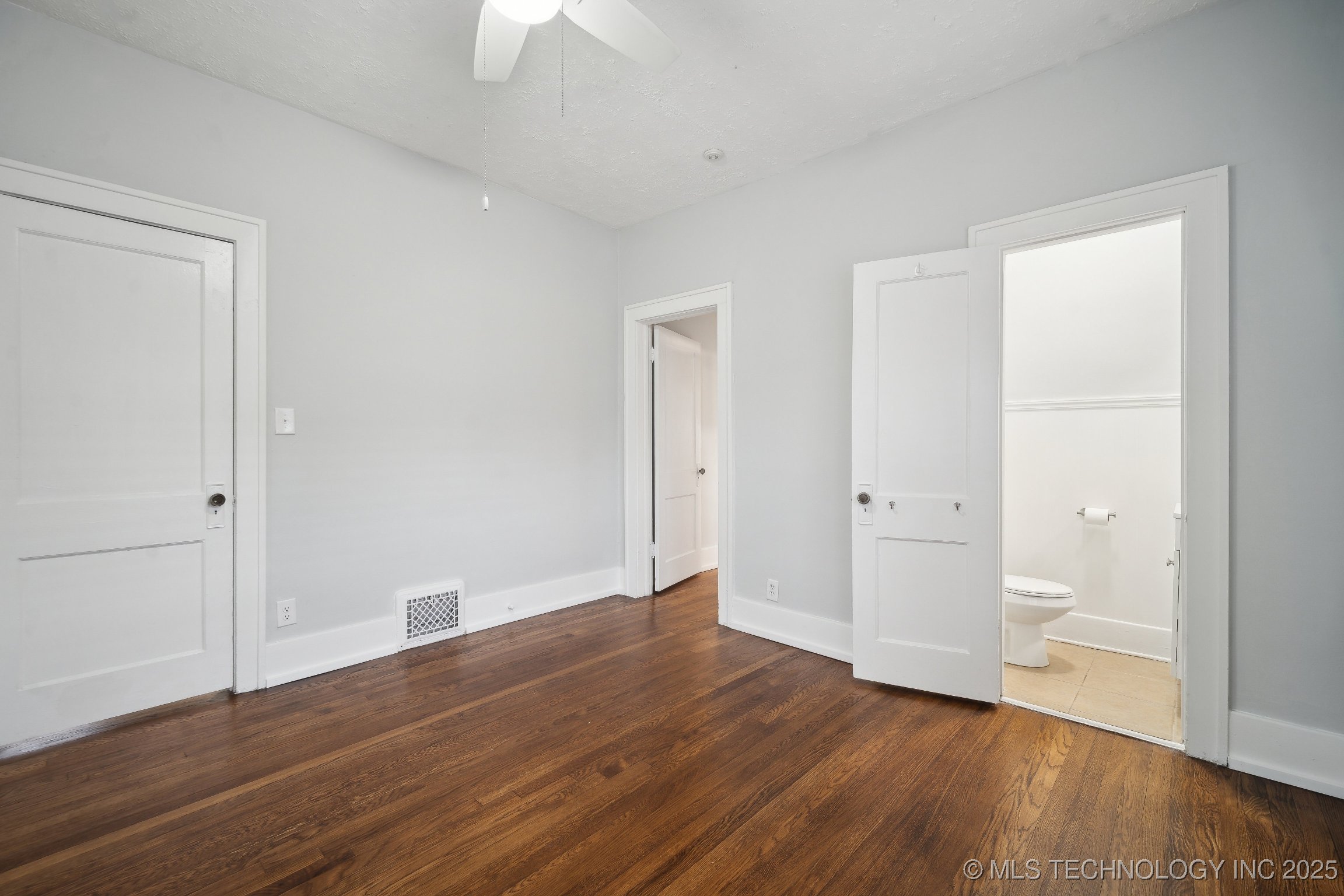 1732 E 14th Place Property Photo 21