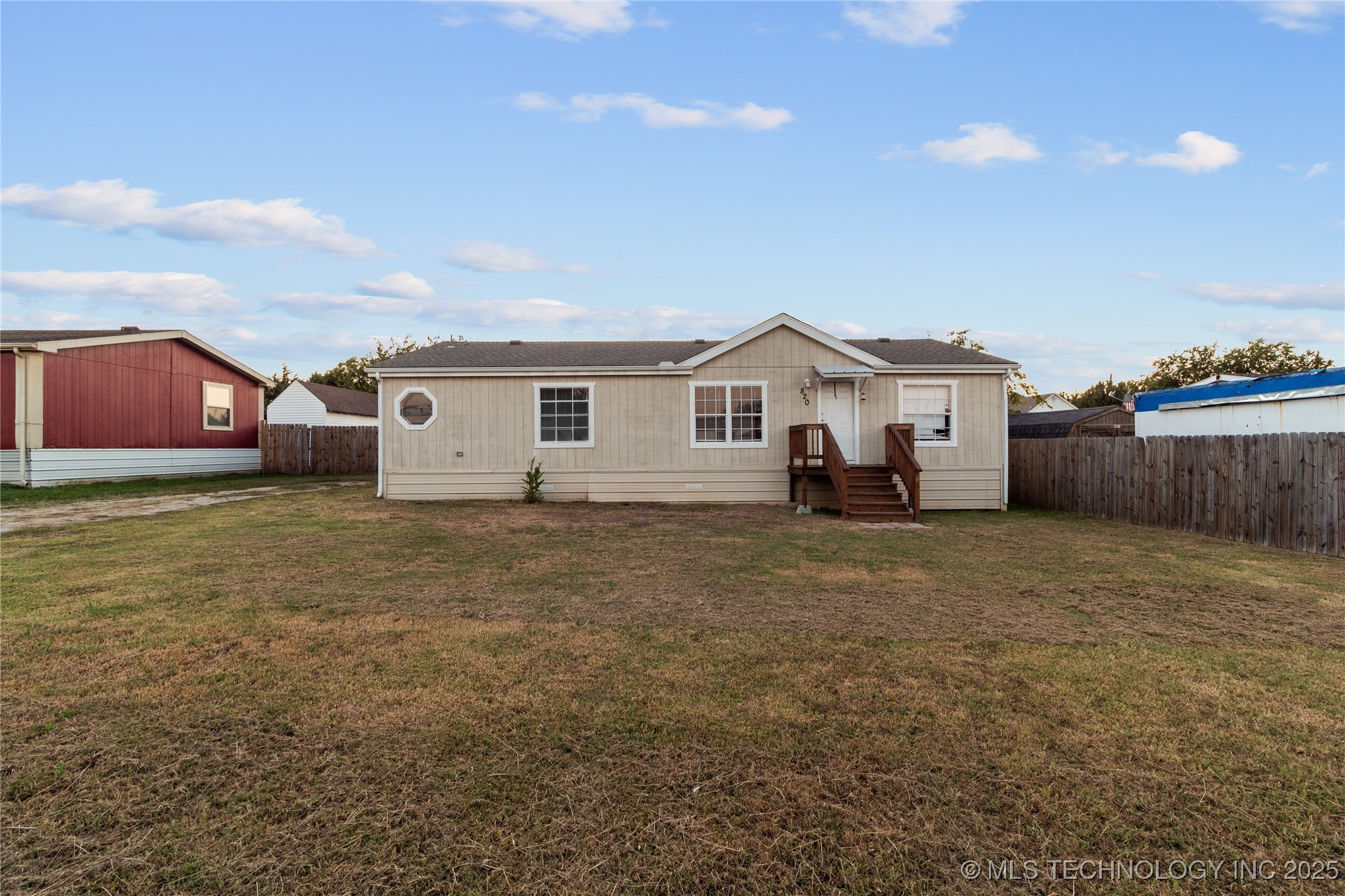 820 S Maple Property Photo