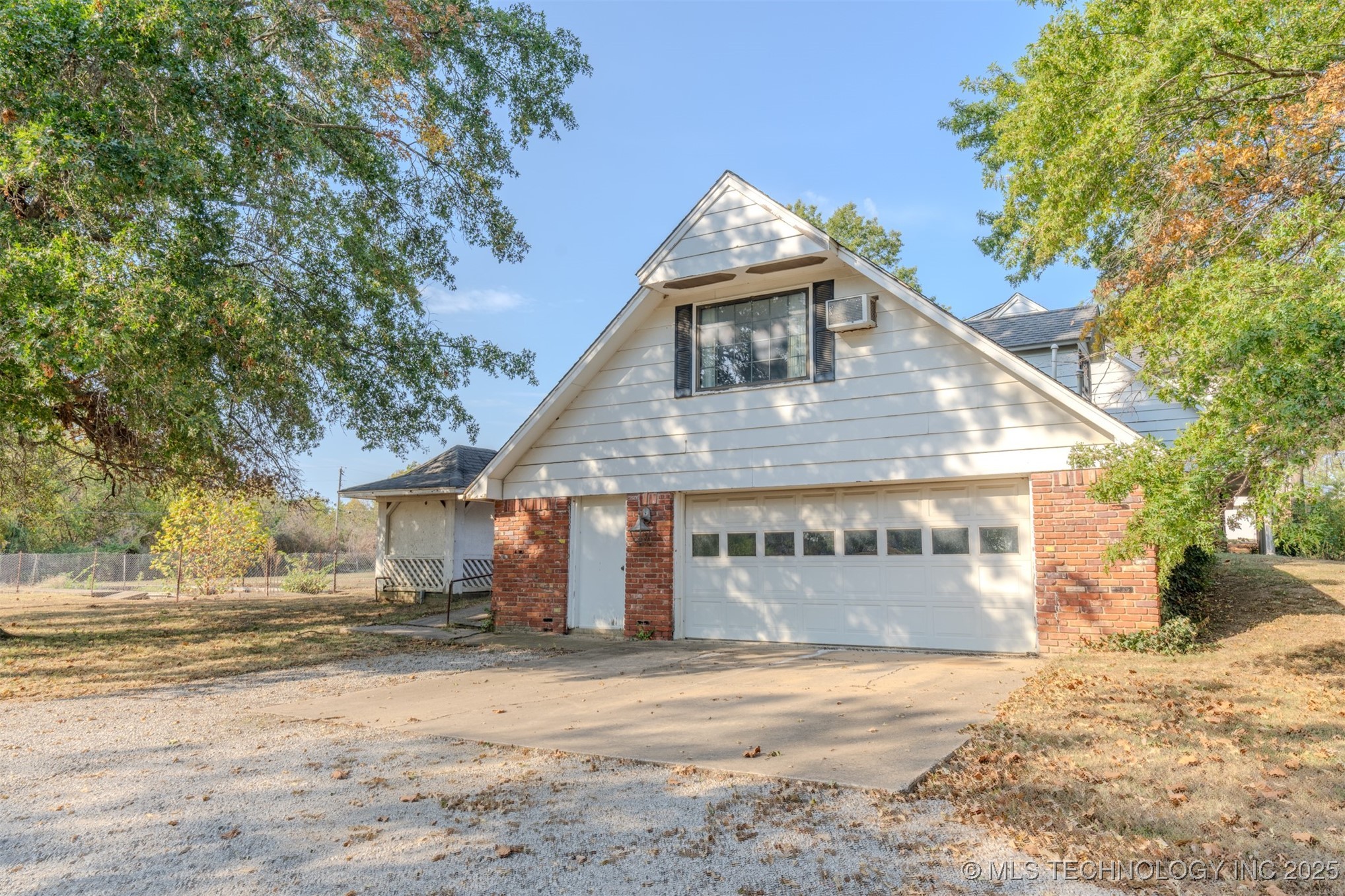 8202 E 485 Road Property Photo 7