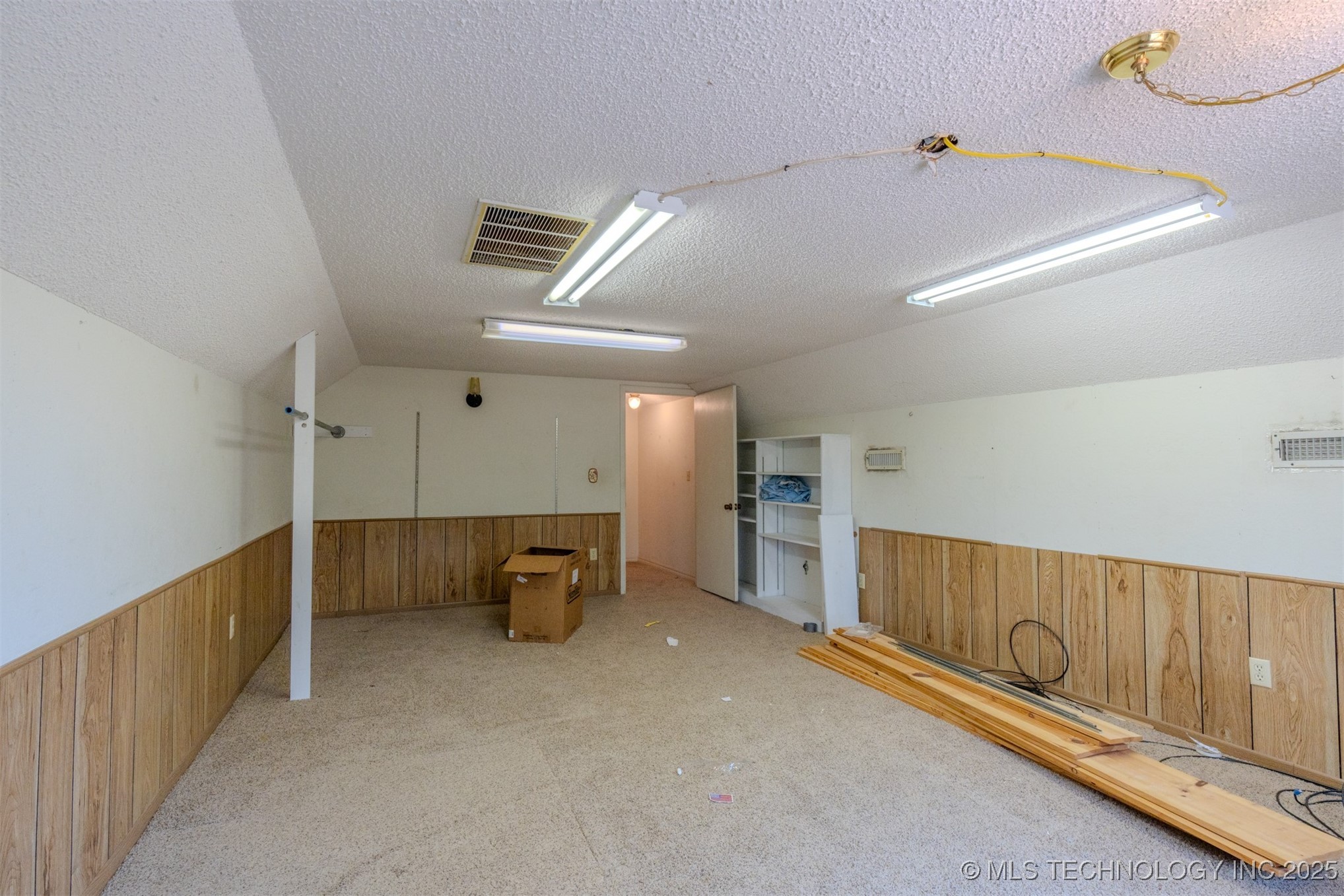 8202 E 485 Road Property Photo 15