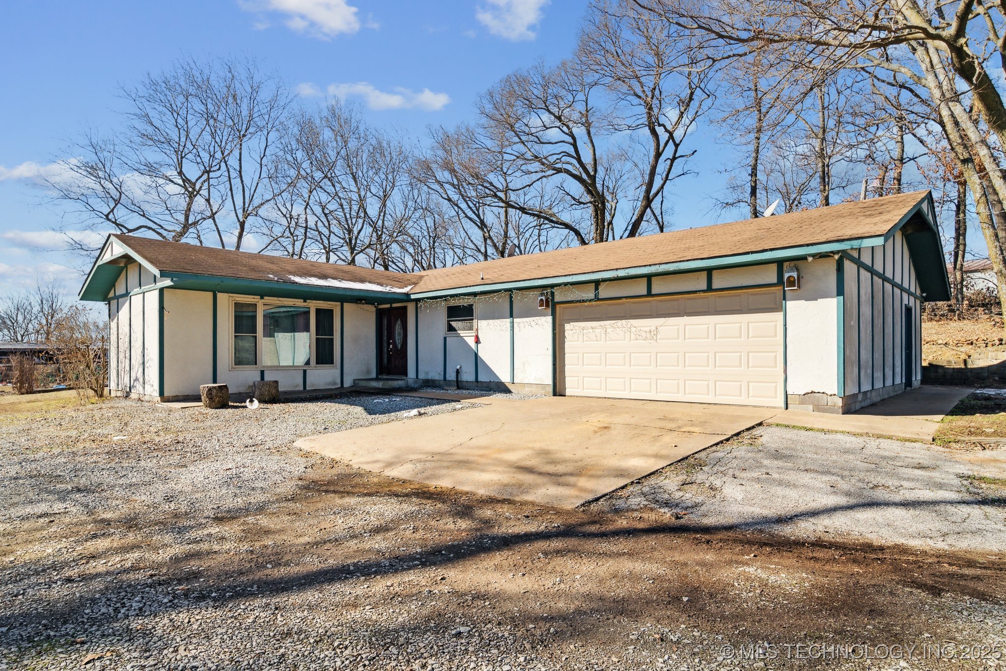 10401 S 670 Road Property Photo