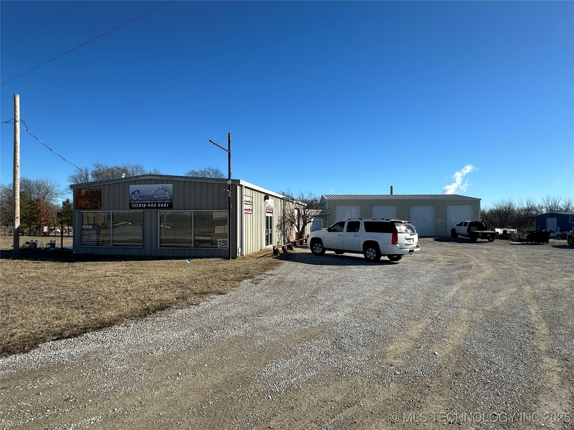12721 S Old Highway 169 Road Property Photo 2