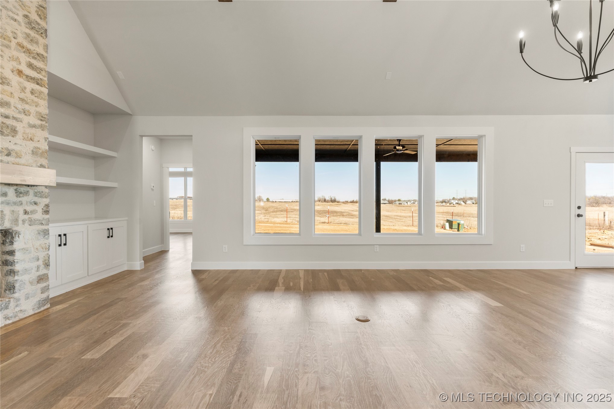 2501 E 134th Circle Property Photo 4