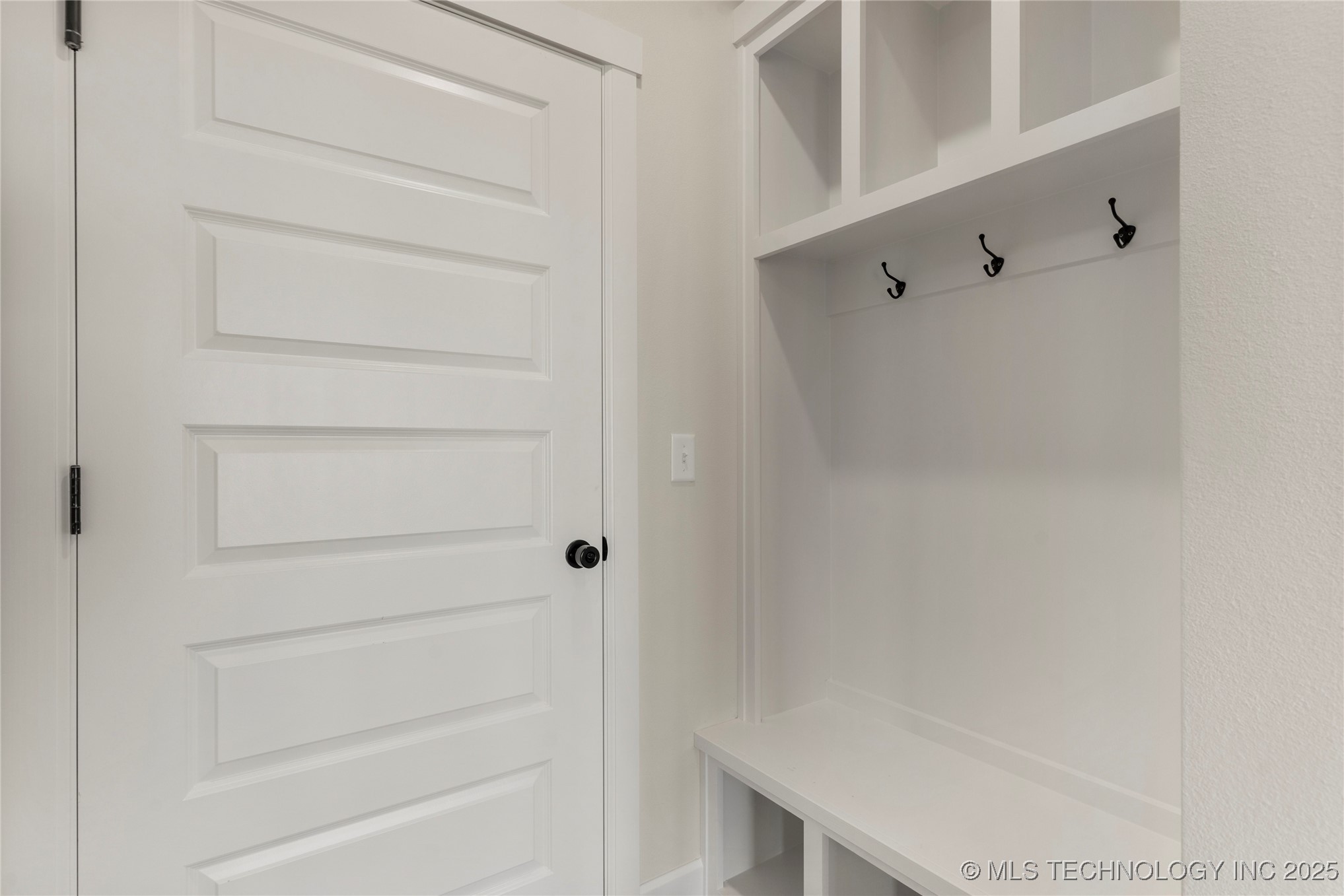 2501 E 134th Circle Property Photo 6