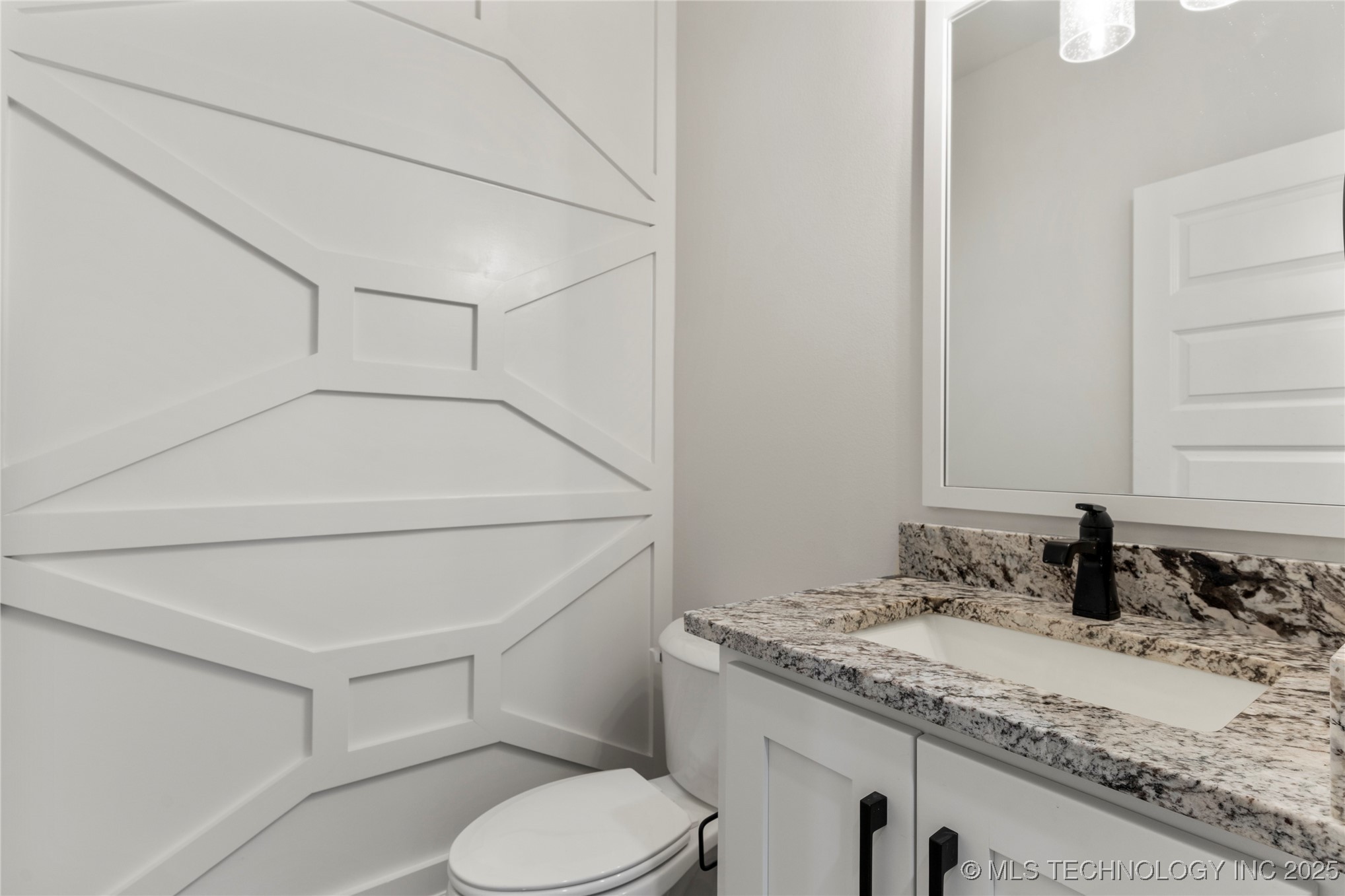 2501 E 134th Circle Property Photo 14